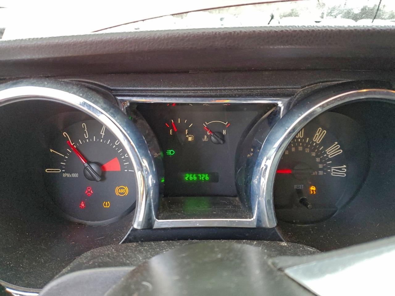 2009 Ford Mustang Red vin: 1ZVHT80N195104384