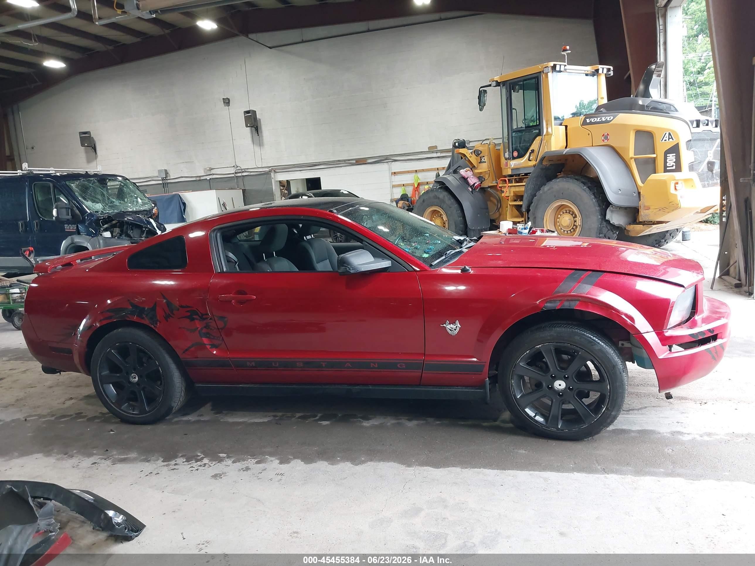 2009 Ford Mustang V6/v6 Premium Red vin: 1ZVHT80N195114297