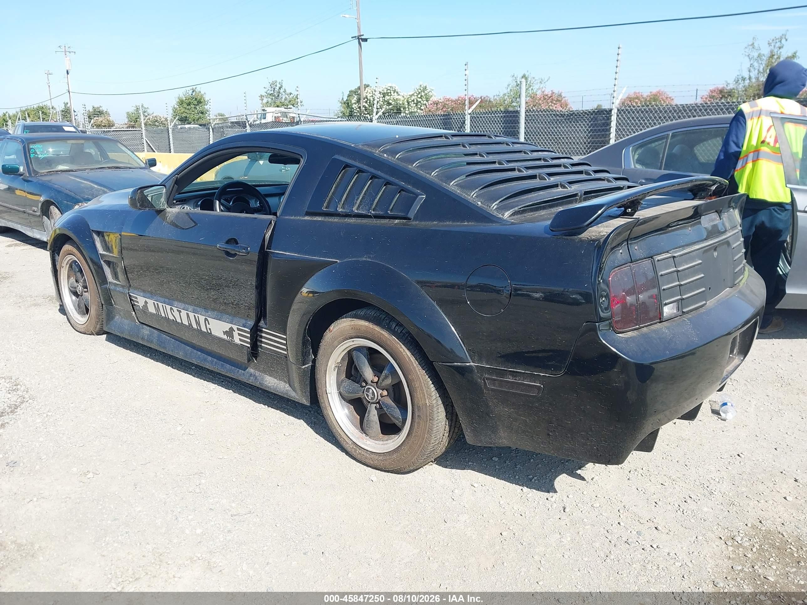 2005 Ford Mustang V6 Deluxe/v6 Premium Black vin: 1ZVHT80N255233518