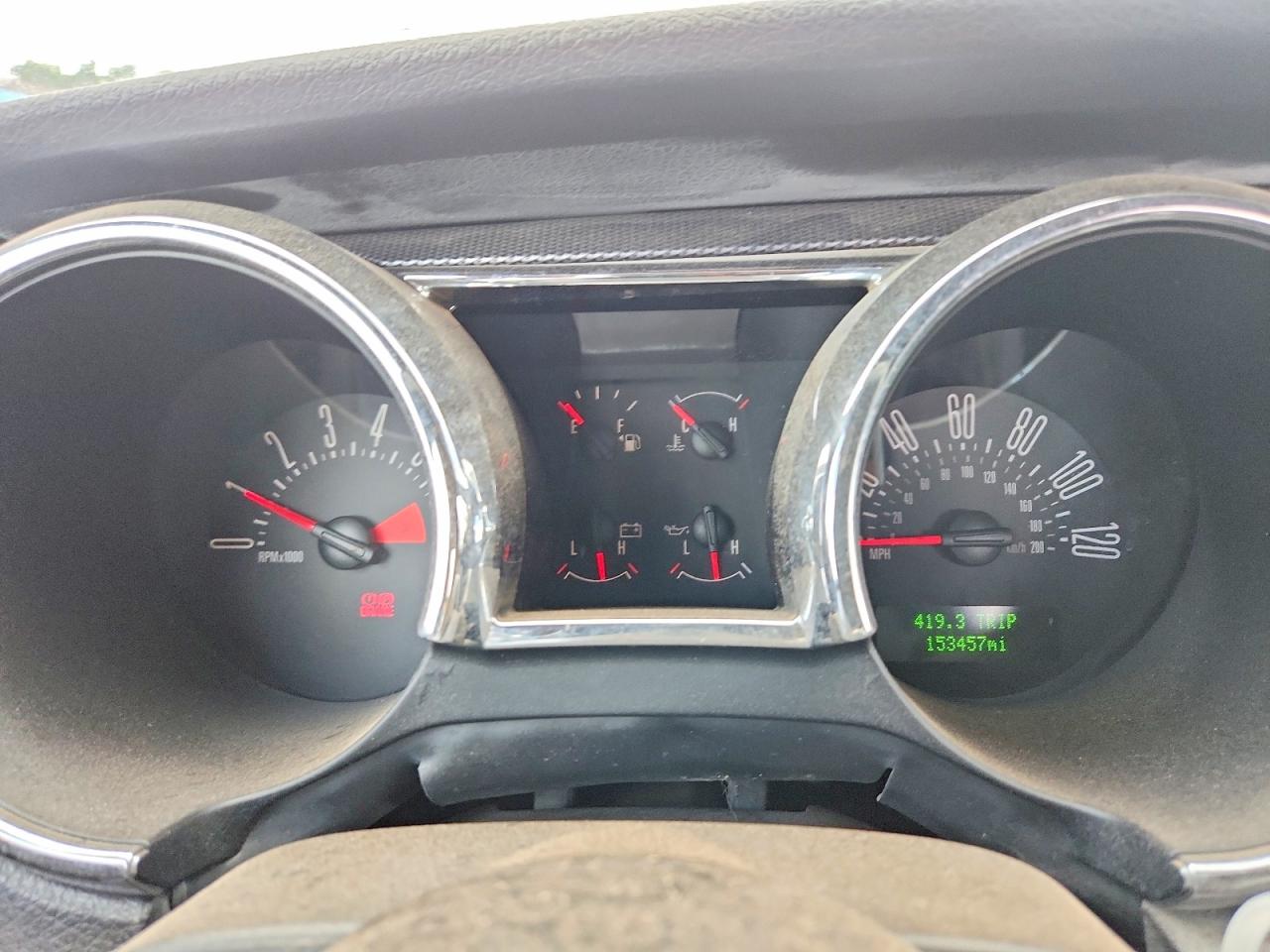 2007 Ford Mustang White vin: 1ZVHT80N275247535