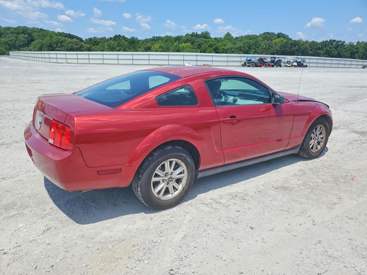 2007 Ford Mustang Burgundy vin: 1ZVHT80N275282771