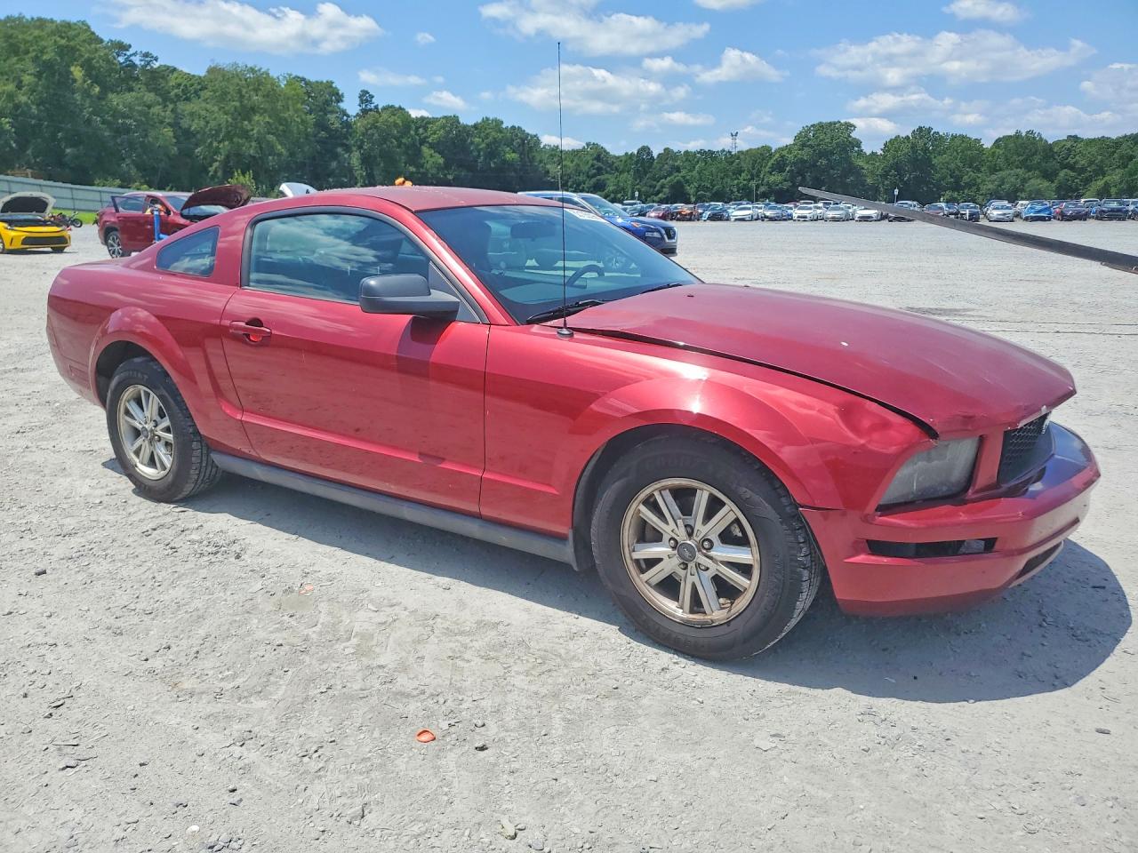 2007 Ford Mustang Burgundy vin: 1ZVHT80N275282771