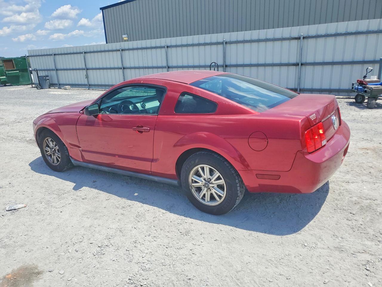 2007 Ford Mustang Burgundy vin: 1ZVHT80N275282771