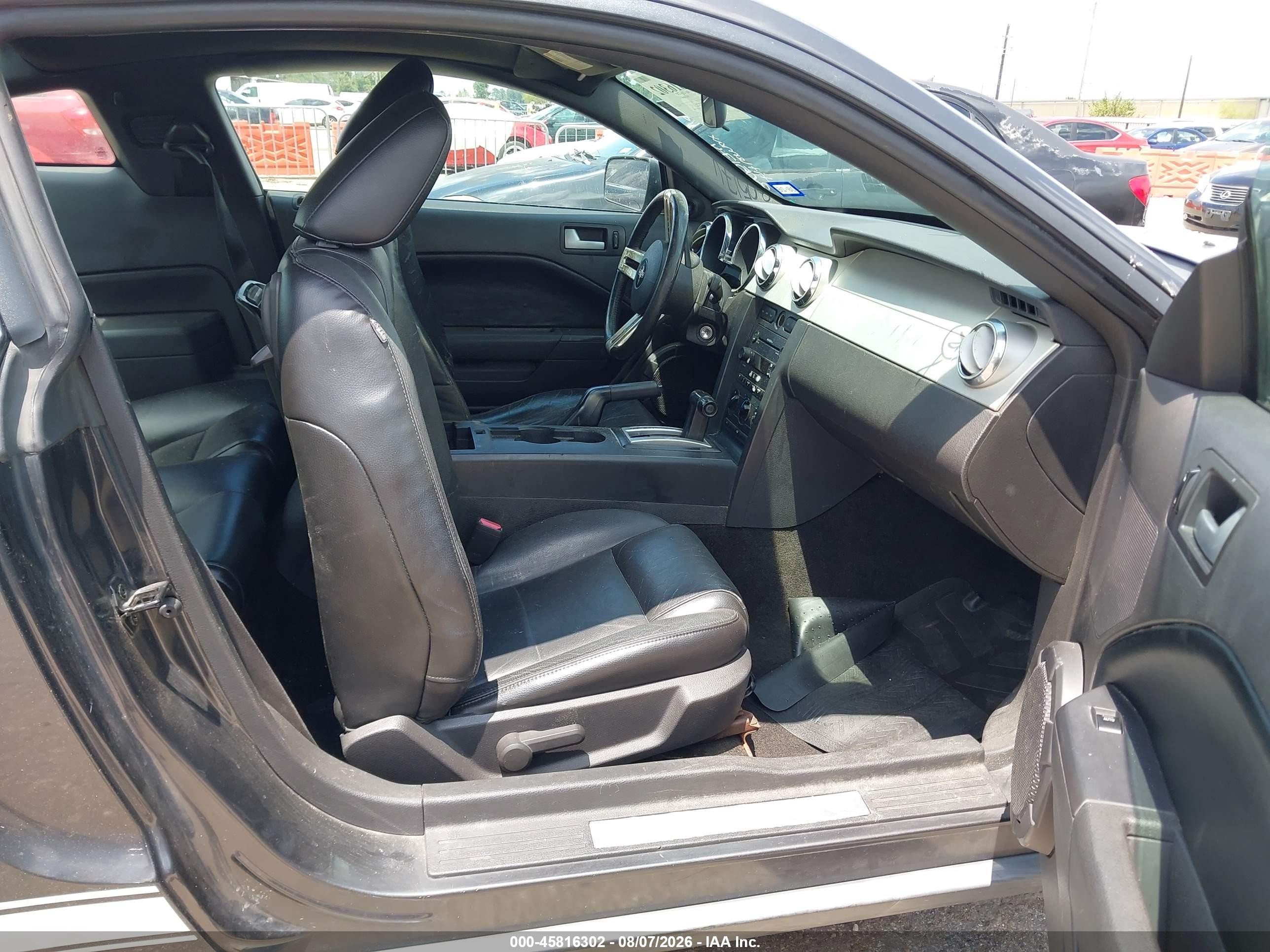 2007 Ford Mustang V6 Deluxe/v6 Premium Серый vin: 1ZVHT80N275305174