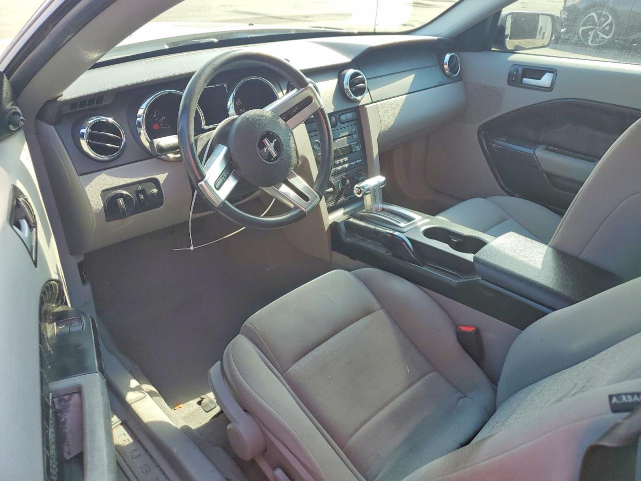 2008 Ford Mustang Silver vin: 1ZVHT80N285207344