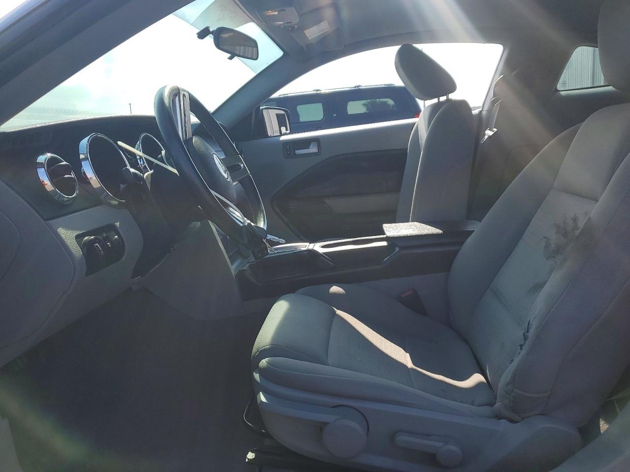 2008 Ford Mustang Silver vin: 1ZVHT80N285207344