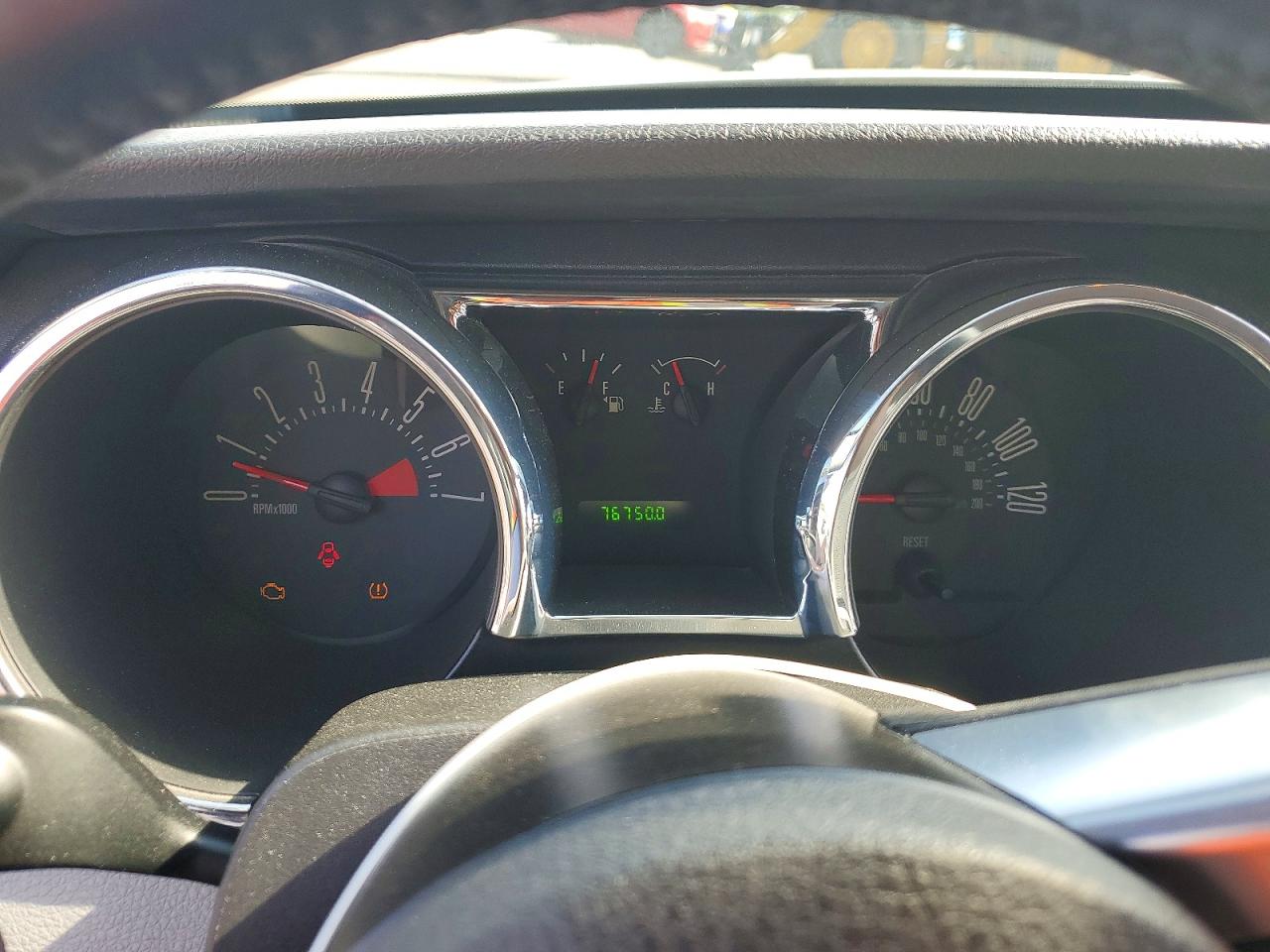 2008 Ford Mustang Silver vin: 1ZVHT80N285207344