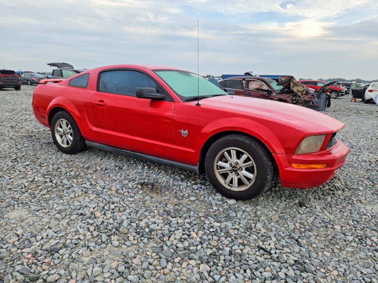 2009 Ford Mustang Red vin: 1ZVHT80N295109643