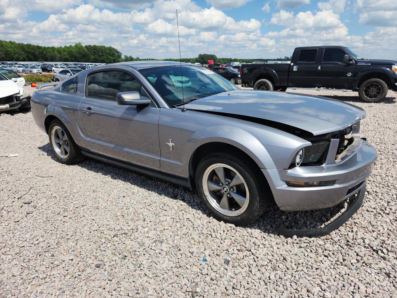 2006 Ford Mustang Серебряный vin: 1ZVHT80N365145188