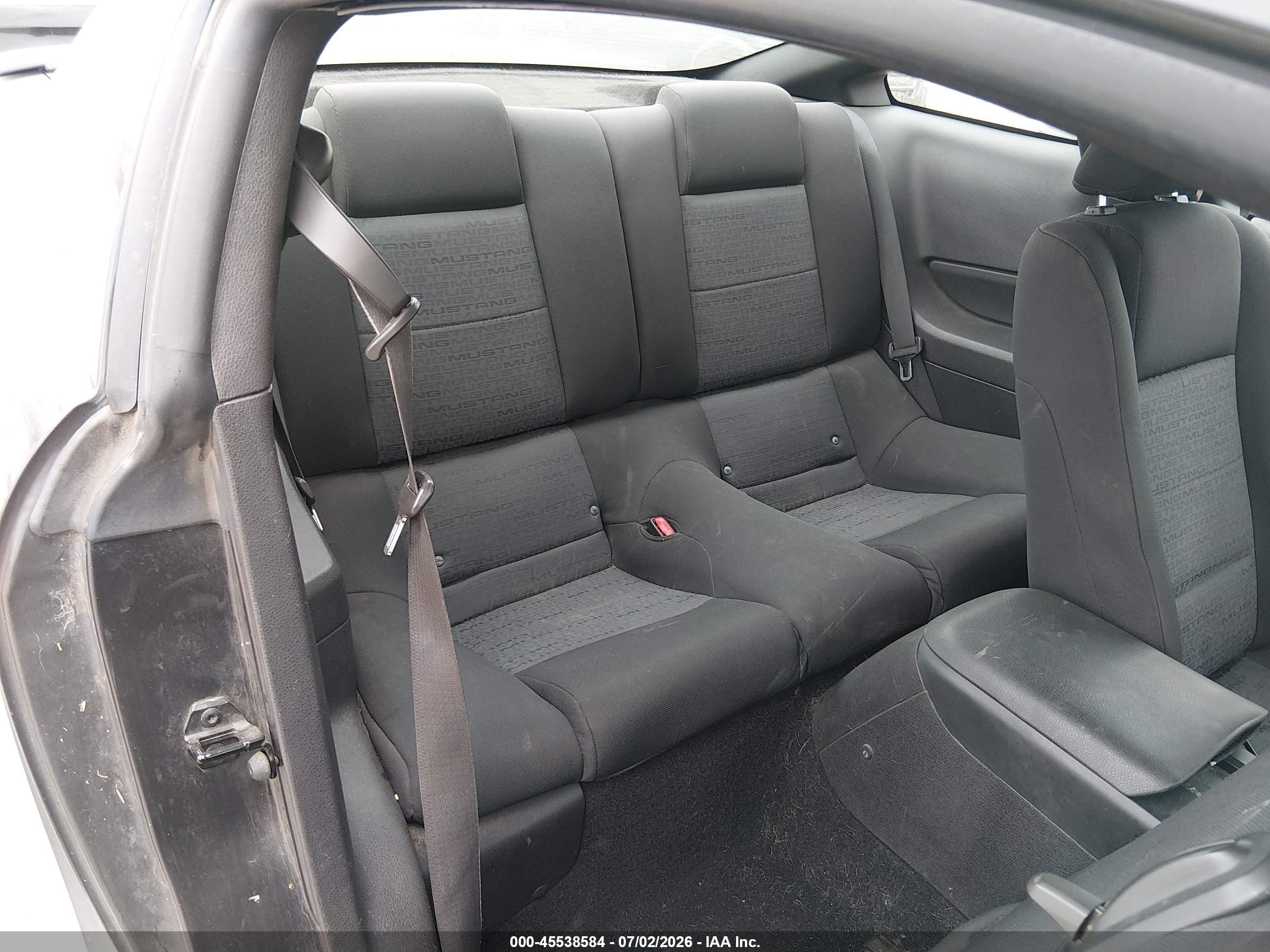 2008 Ford Mustang V6 Deluxe/v6 Premium Серый vin: 1ZVHT80N385139264