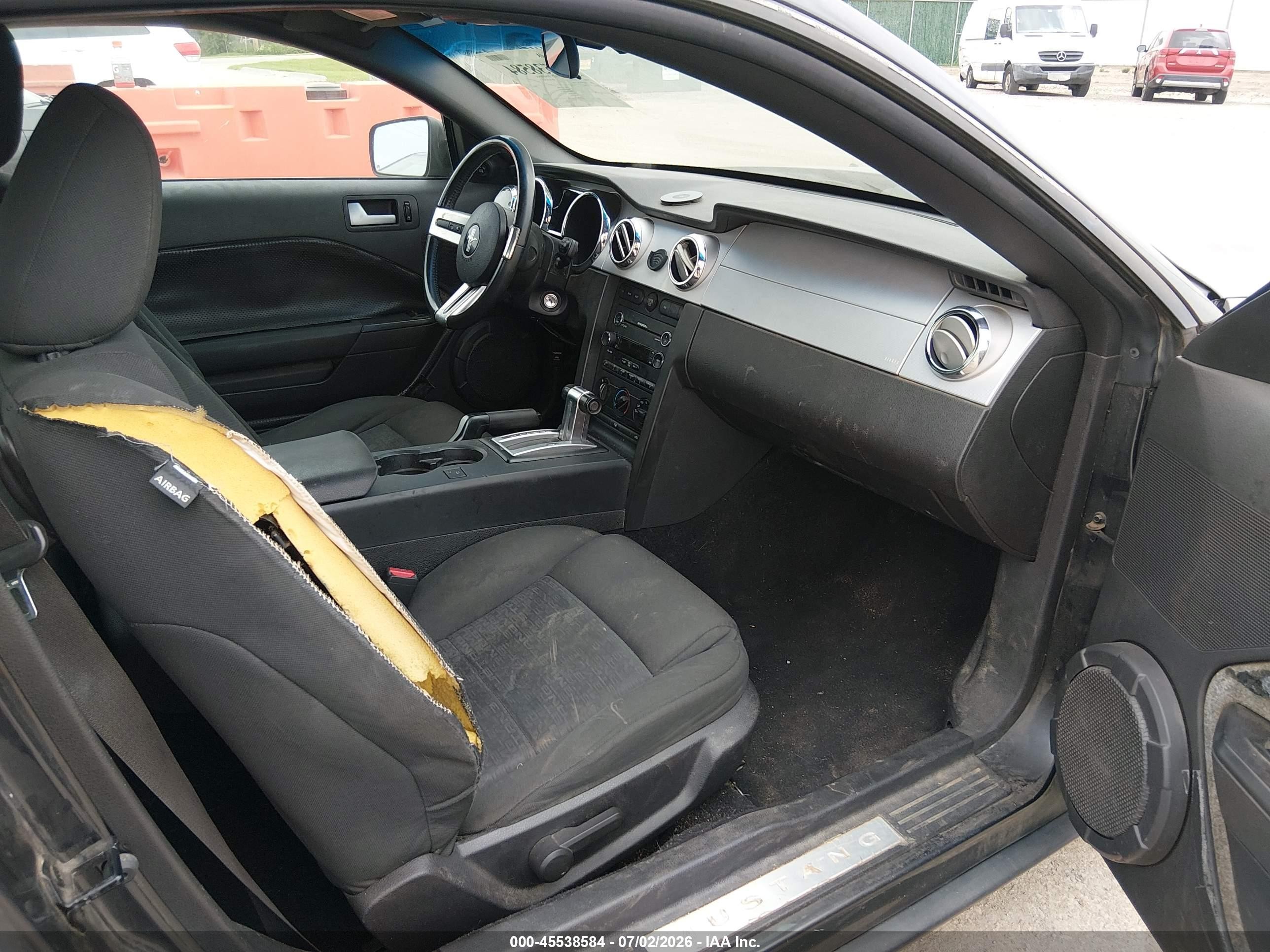 2008 Ford Mustang V6 Deluxe/v6 Premium Серый vin: 1ZVHT80N385139264