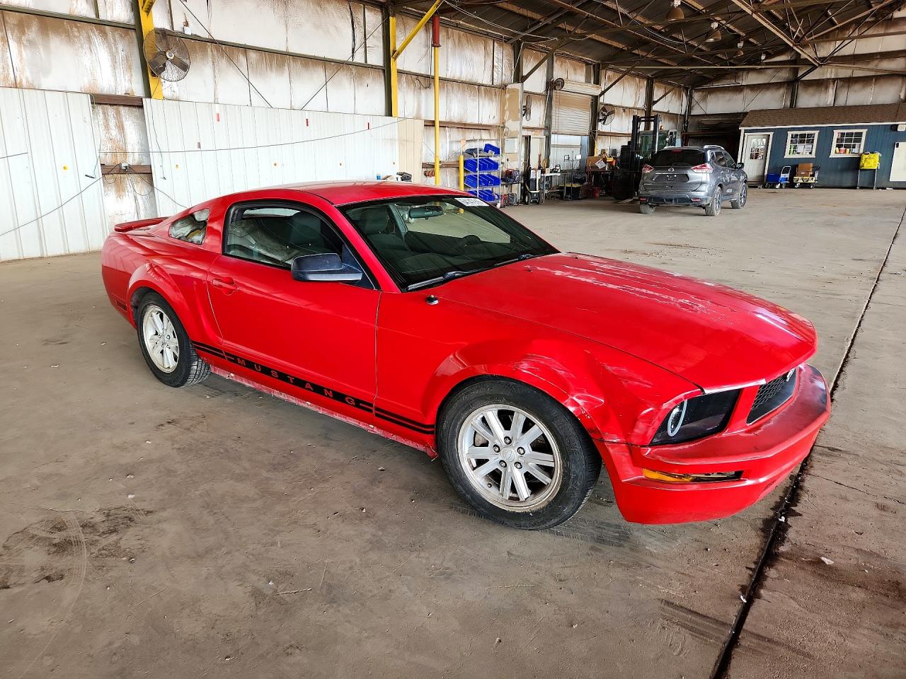 2008 Ford Mustang Red vin: 1ZVHT80N385187671