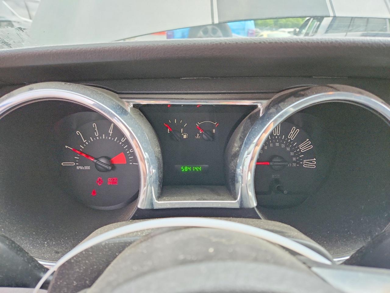 2008 Ford Mustang Cream vin: 1ZVHT80N385201147