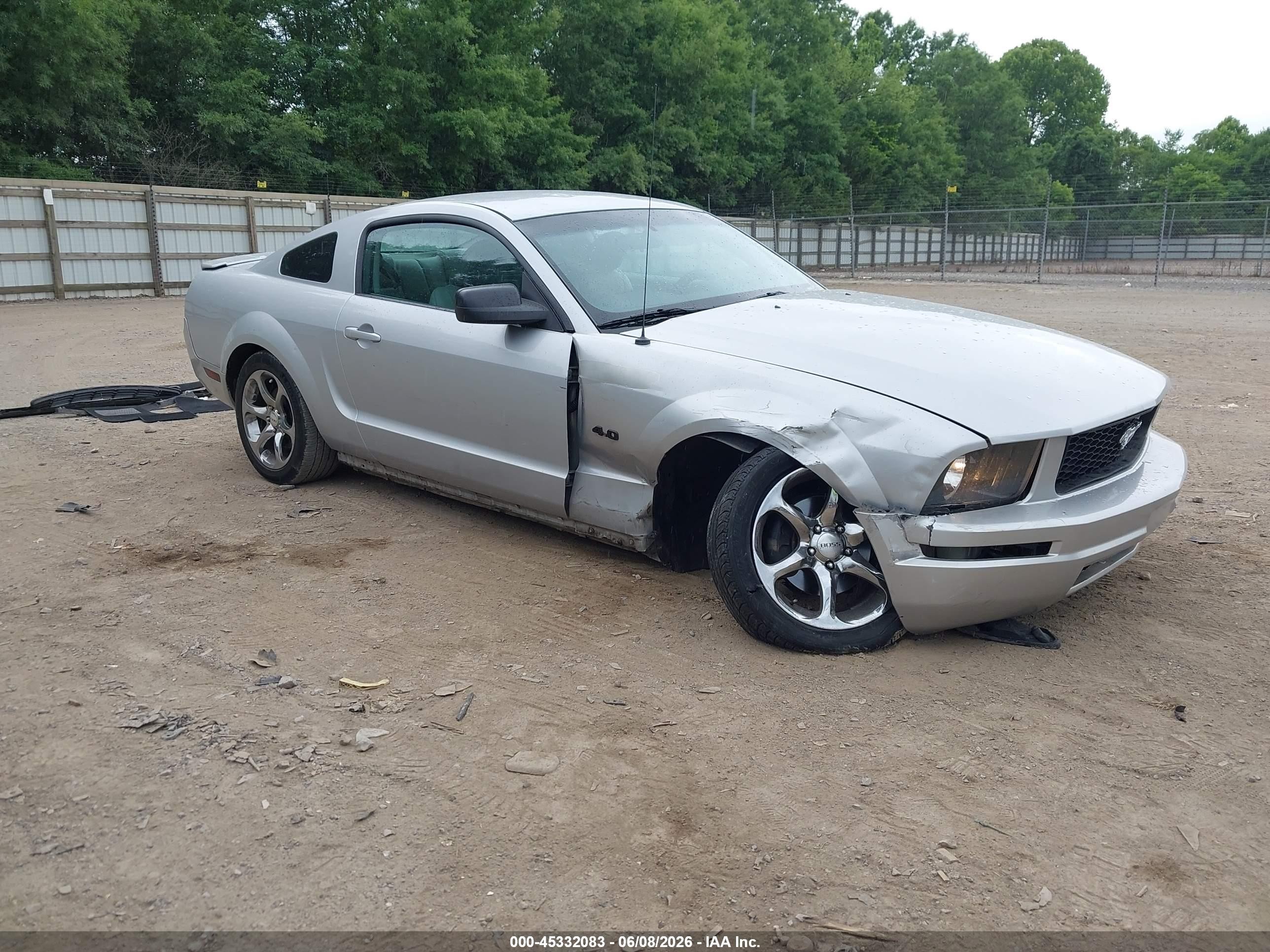 2008 Ford Mustang V6 Deluxe/v6 Premium Silver vin: 1ZVHT80N385208339