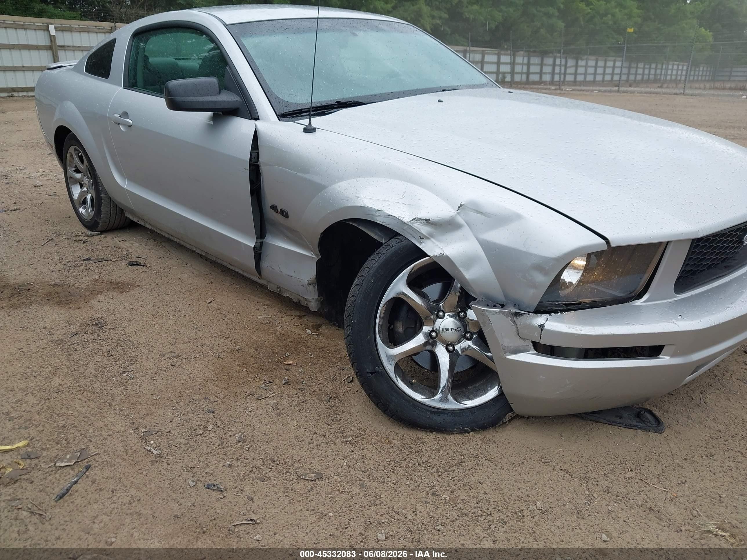 2008 Ford Mustang V6 Deluxe/v6 Premium Silver vin: 1ZVHT80N385208339