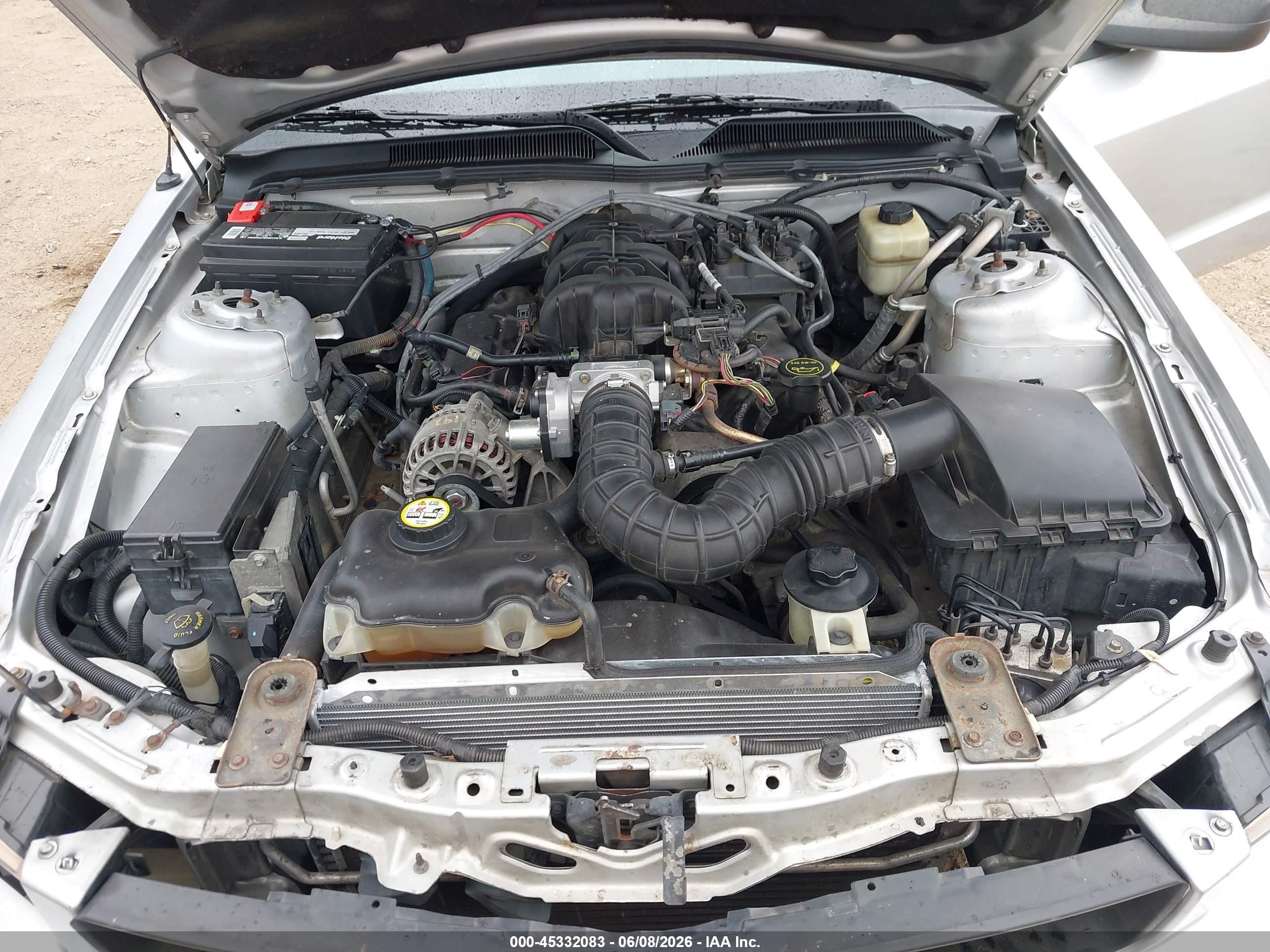 2008 Ford Mustang V6 Deluxe/v6 Premium Silver vin: 1ZVHT80N385208339