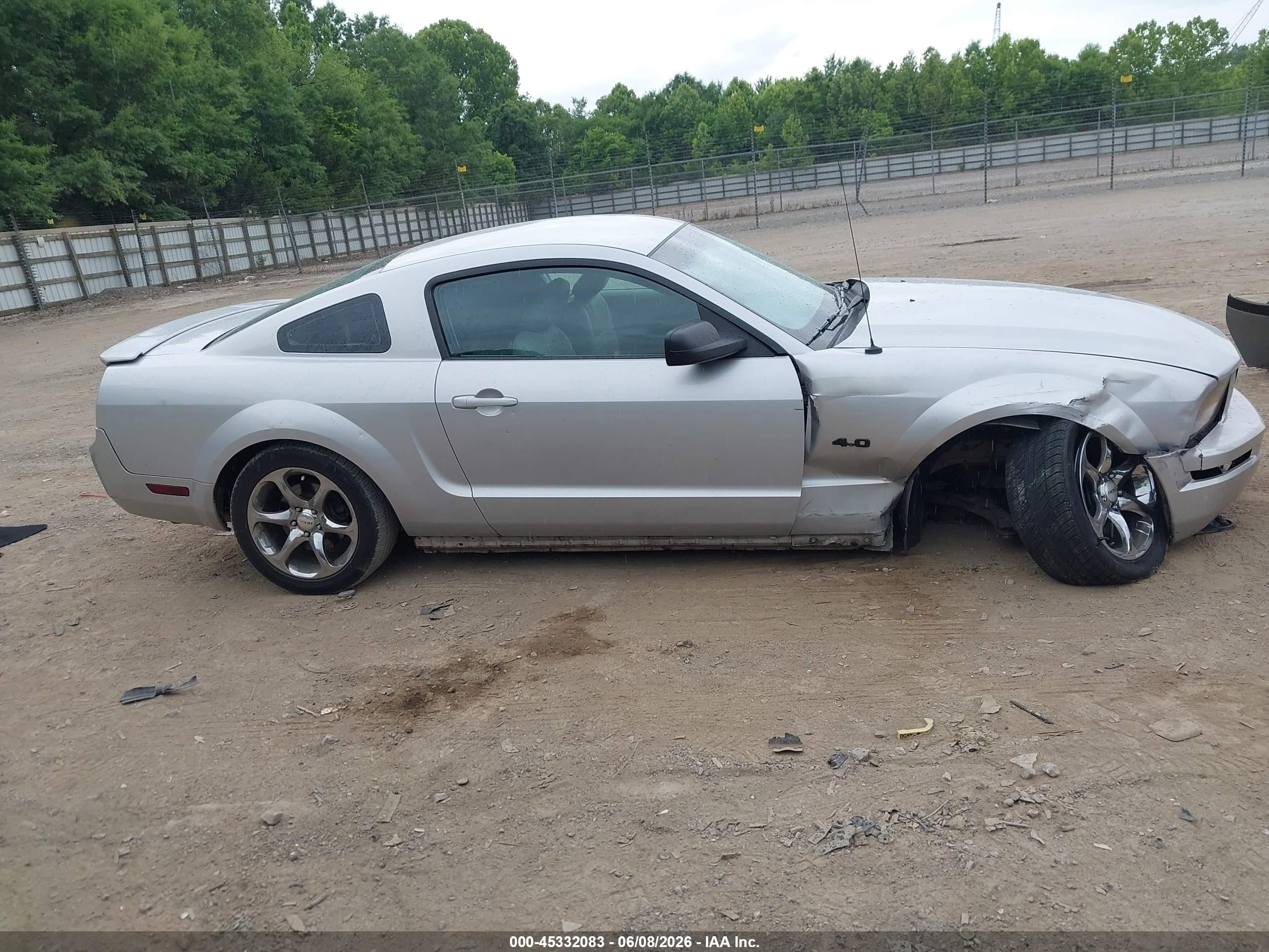 2008 Ford Mustang V6 Deluxe/v6 Premium Silver vin: 1ZVHT80N385208339