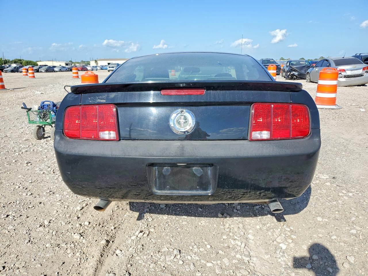 2009 Ford Mustang Black vin: 1ZVHT80N395110090