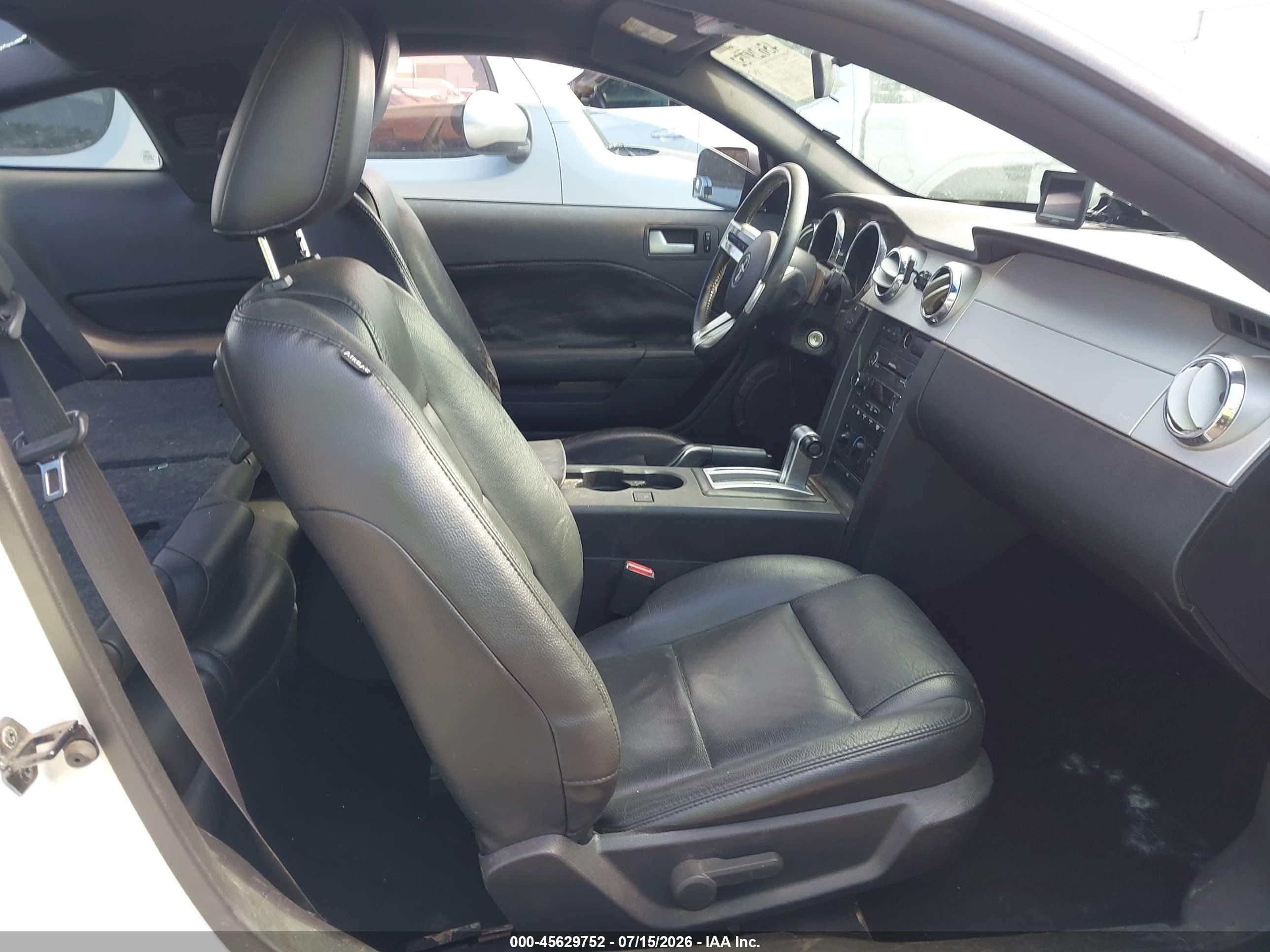 2009 Ford Mustang V6/v6 Premium White vin: 1ZVHT80N395146216