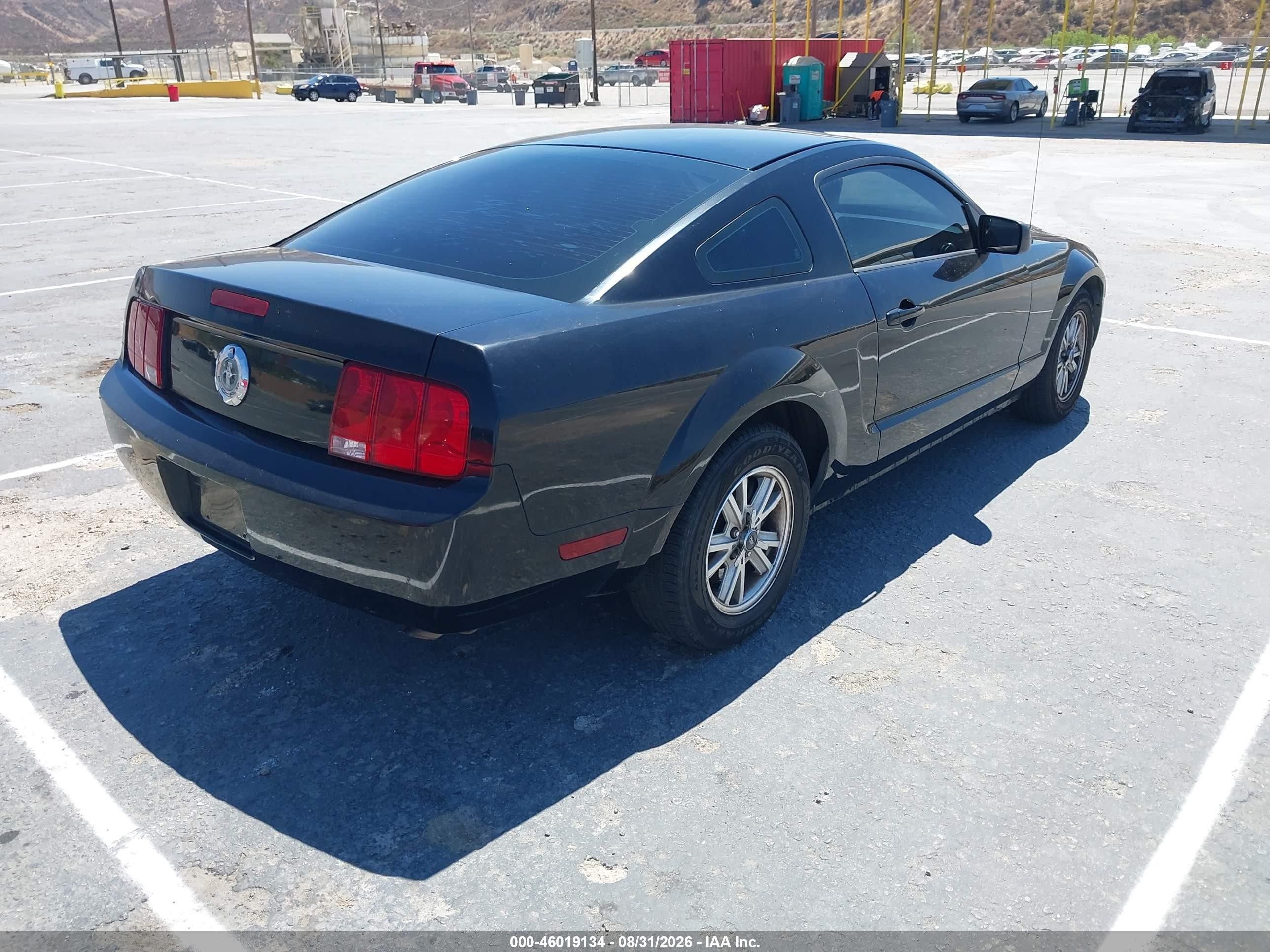 2006 Ford Mustang V6 Black vin: 1ZVHT80N465128478