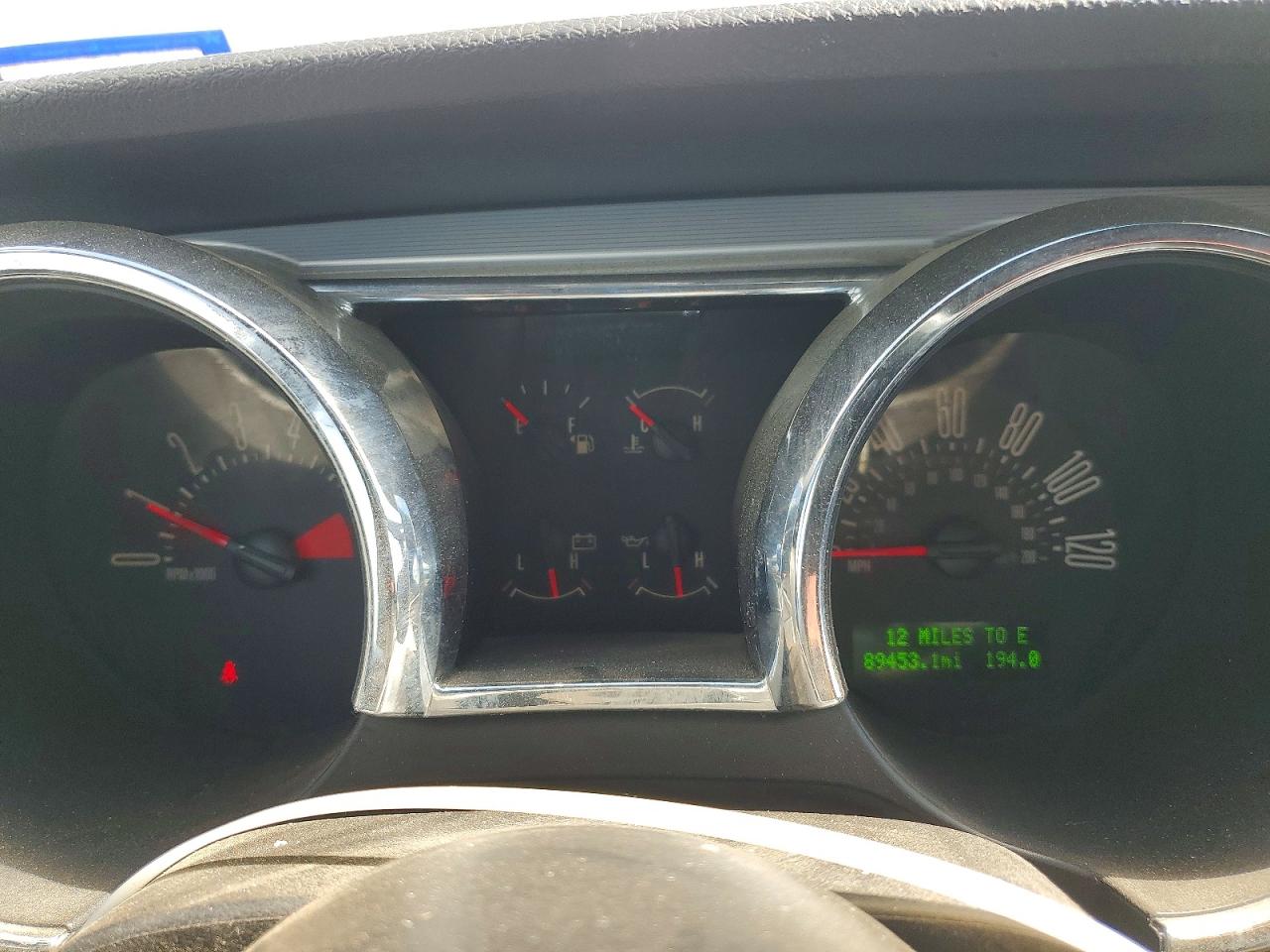 2008 Ford Mustang White vin: 1ZVHT80N485102076