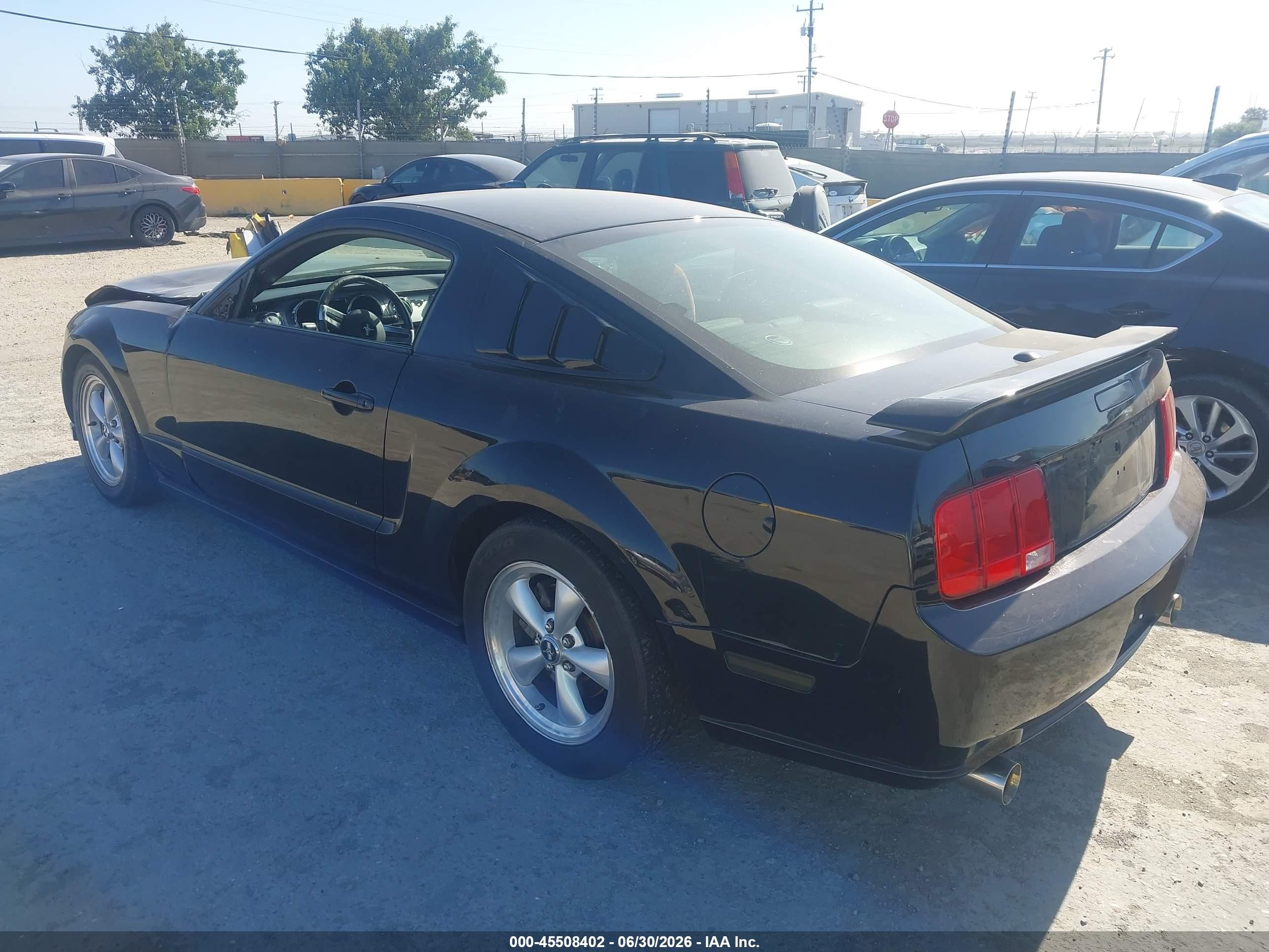 2008 Ford Mustang V6 Deluxe/v6 Premium Черный vin: 1ZVHT80N485161564