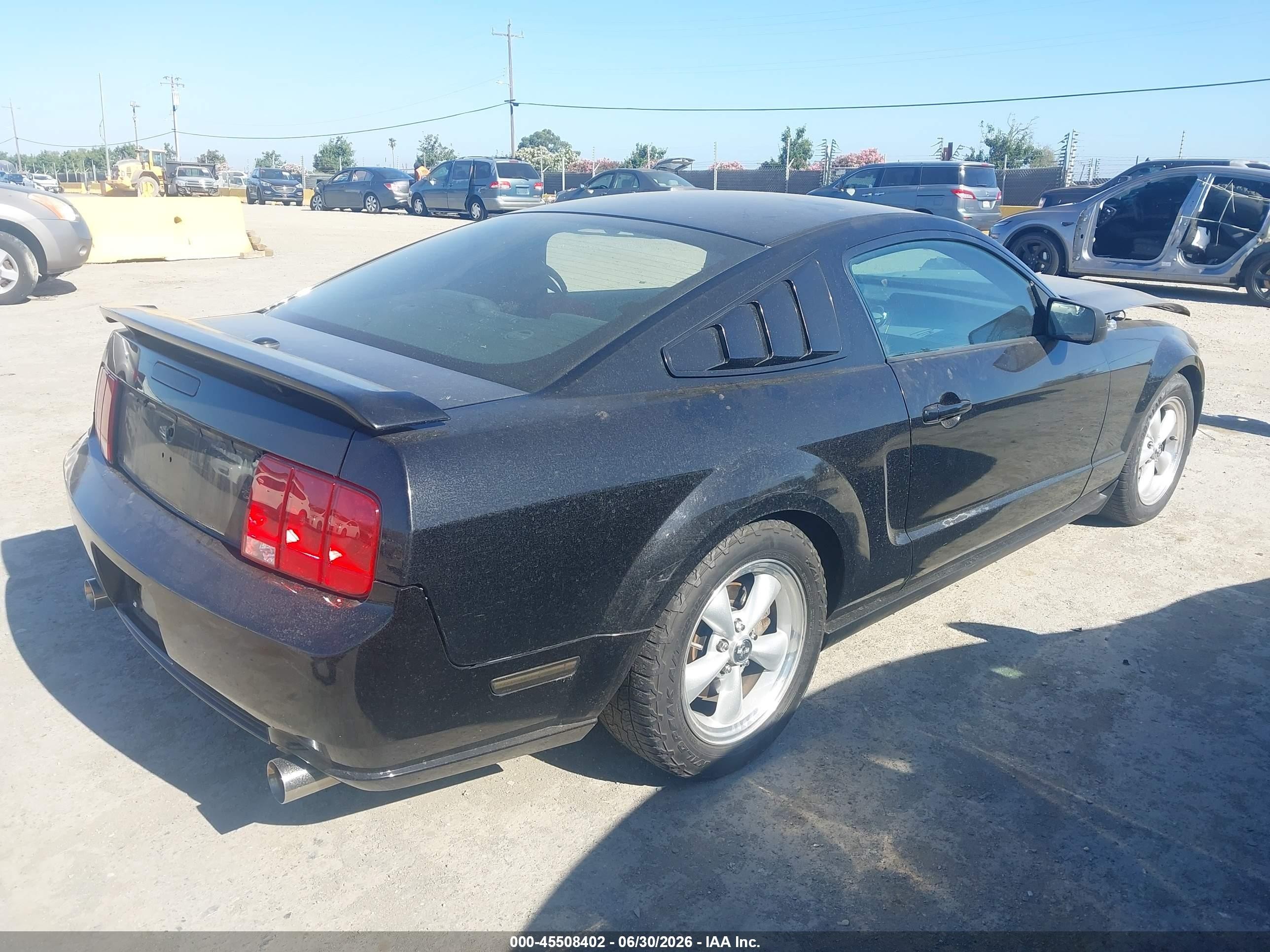 2008 Ford Mustang V6 Deluxe/v6 Premium Черный vin: 1ZVHT80N485161564