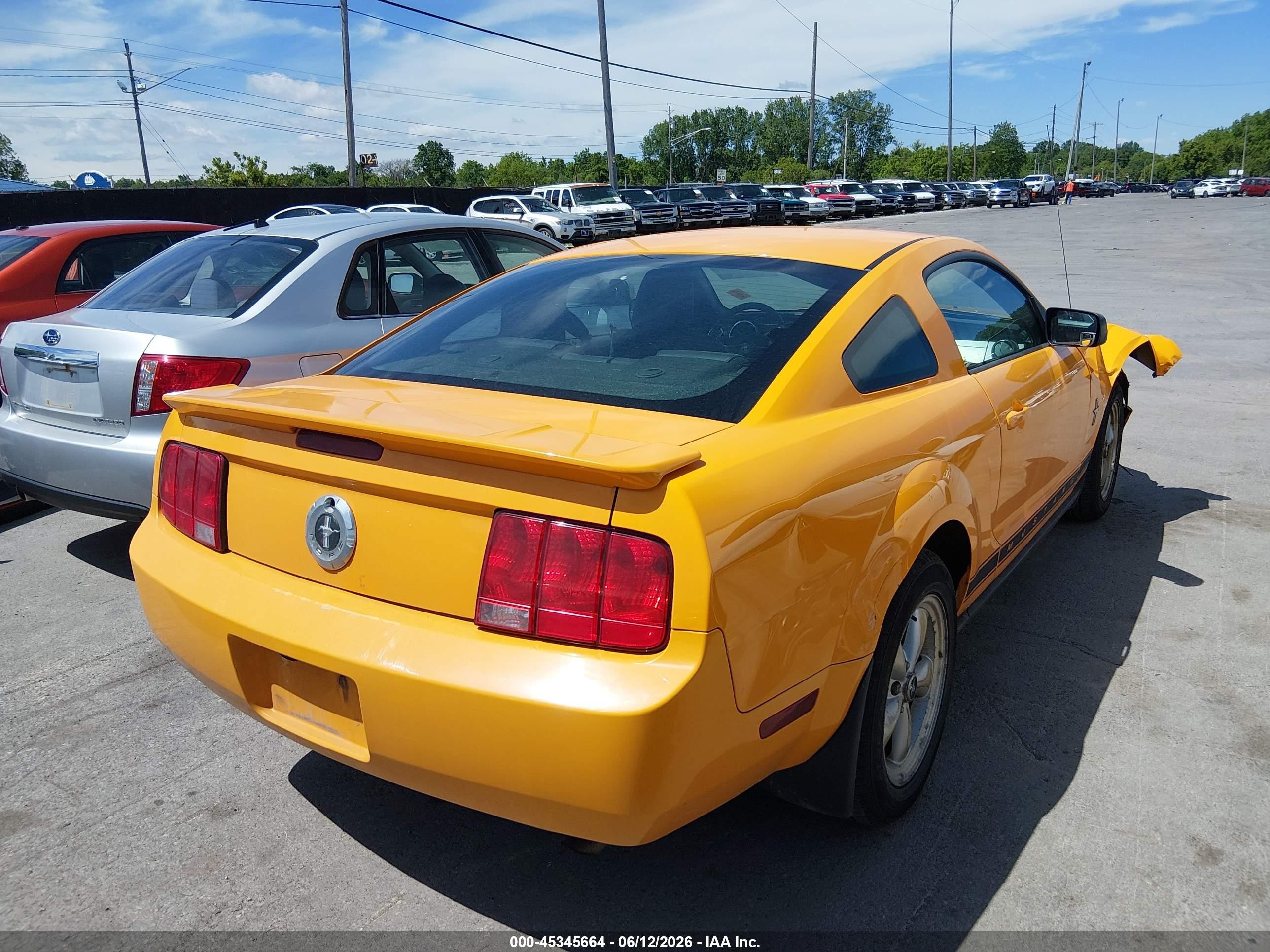 2008 Ford Mustang V6 Deluxe/v6 Premium Orange vin: 1ZVHT80N485166408