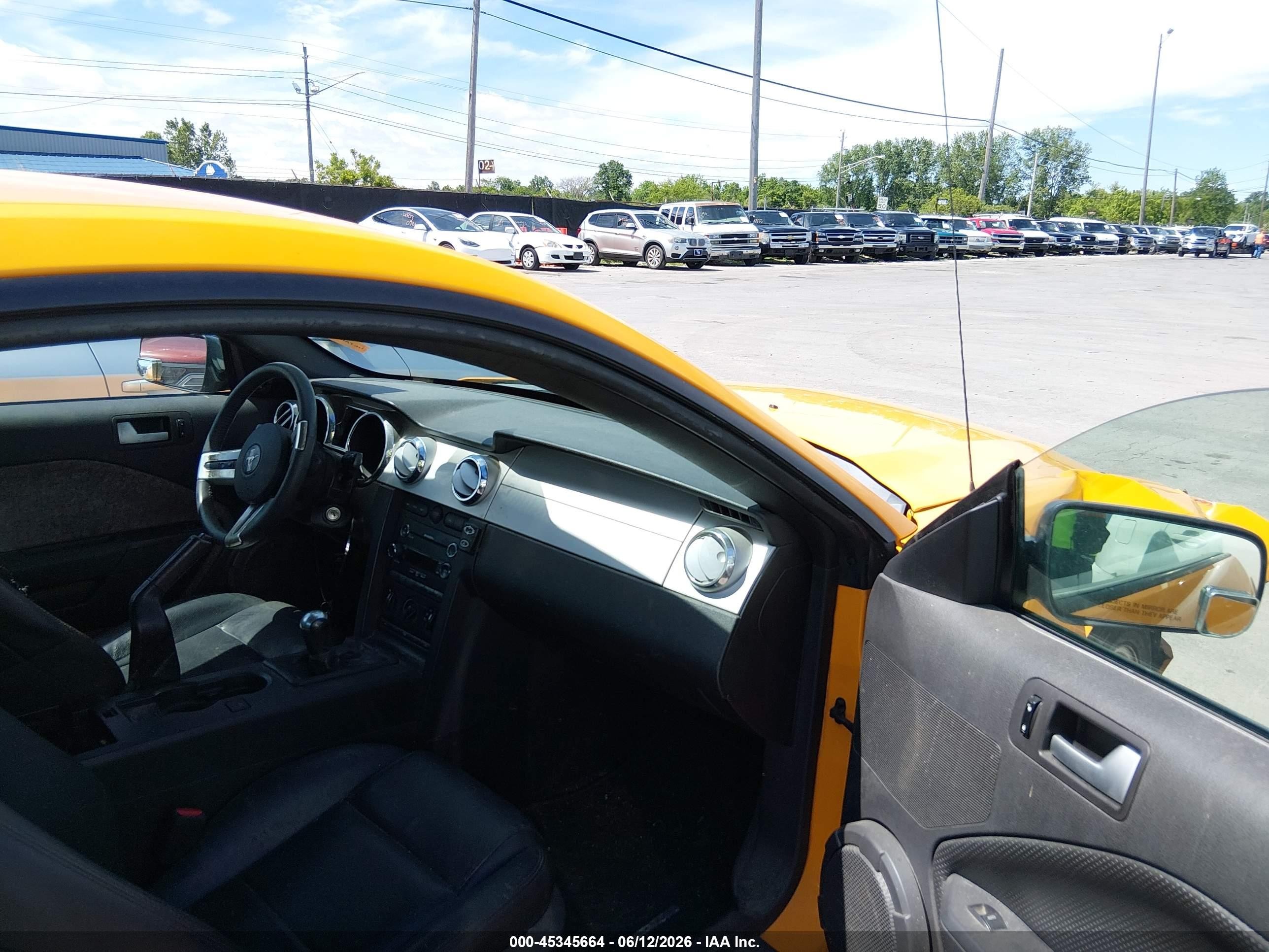2008 Ford Mustang V6 Deluxe/v6 Premium Orange vin: 1ZVHT80N485166408