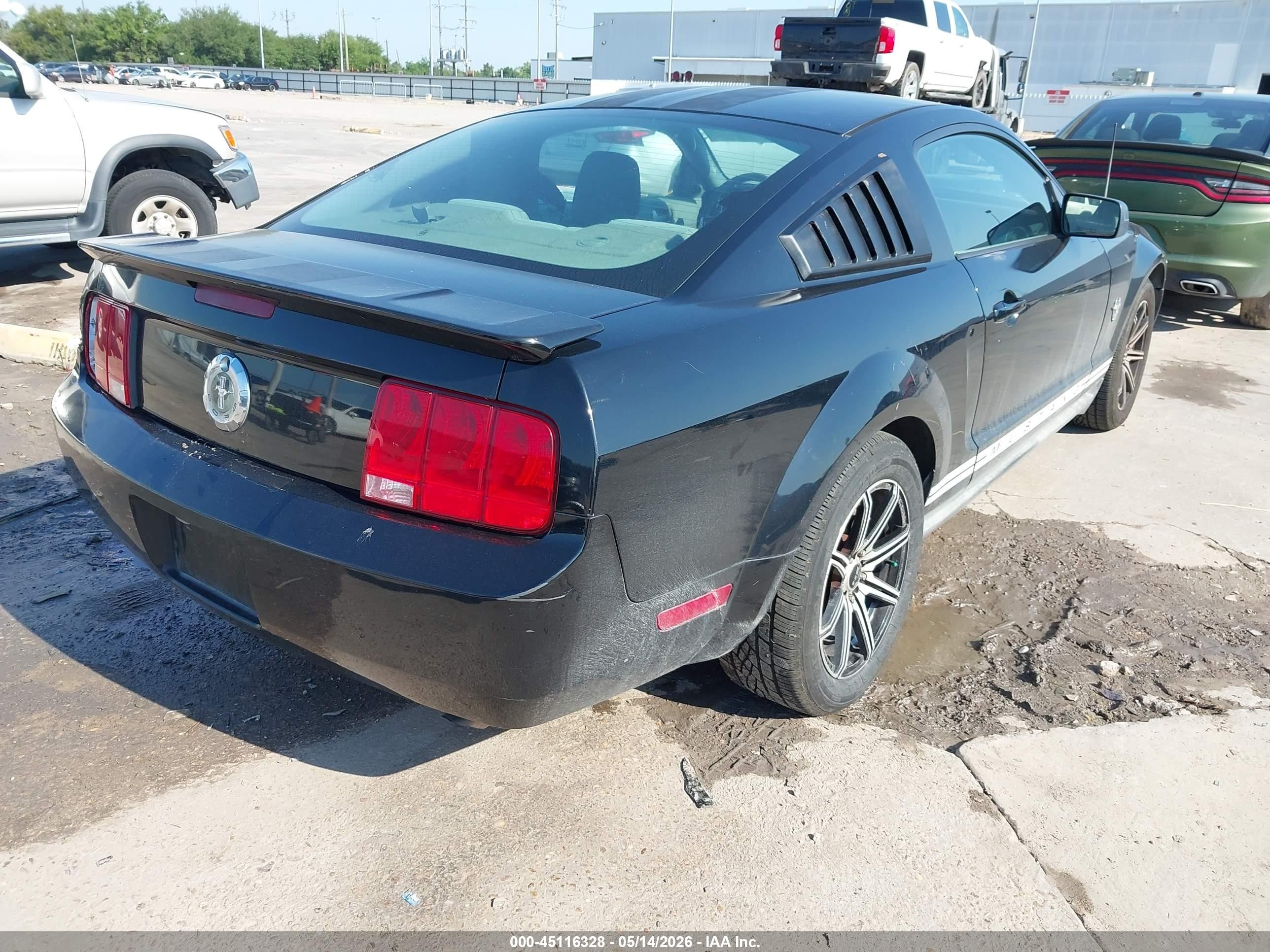 2009 Ford Mustang V6/v6 Premium Черный vin: 1ZVHT80N495115184