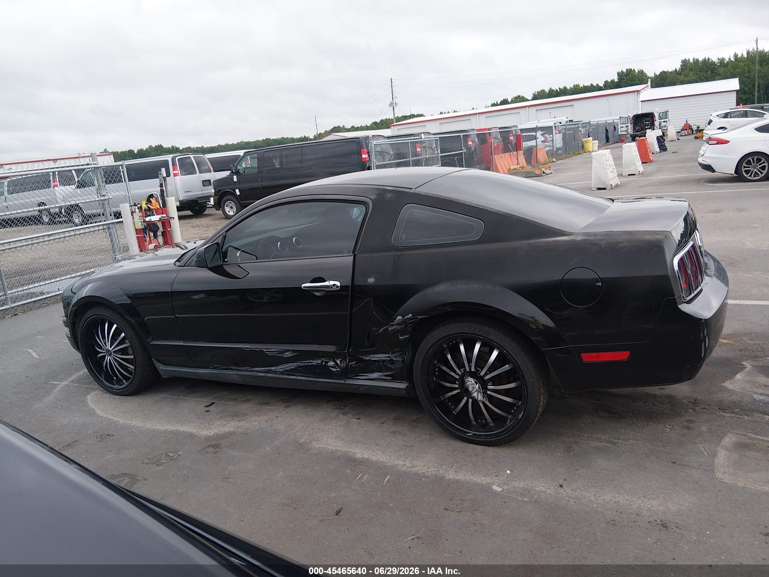 2007 Ford Mustang V6 Deluxe/v6 Premium Black vin: 1ZVHT80N575356460