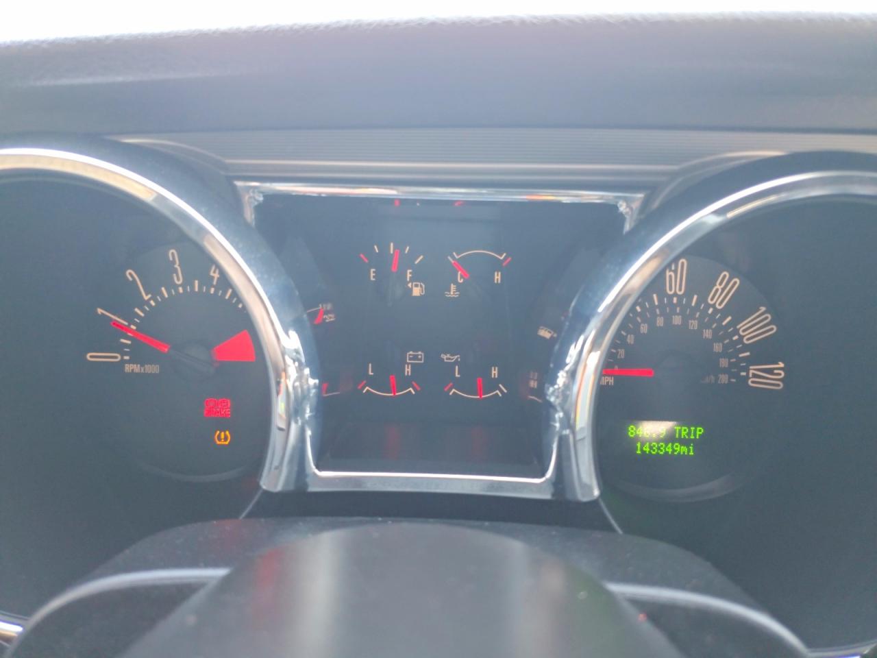 2008 Ford Mustang Red vin: 1ZVHT80N585106296
