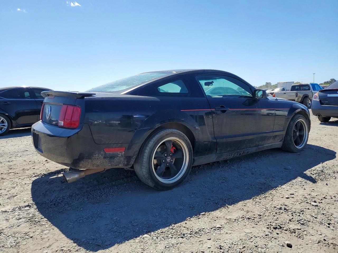 2008 Ford Mustang Black vin: 1ZVHT80N585121977