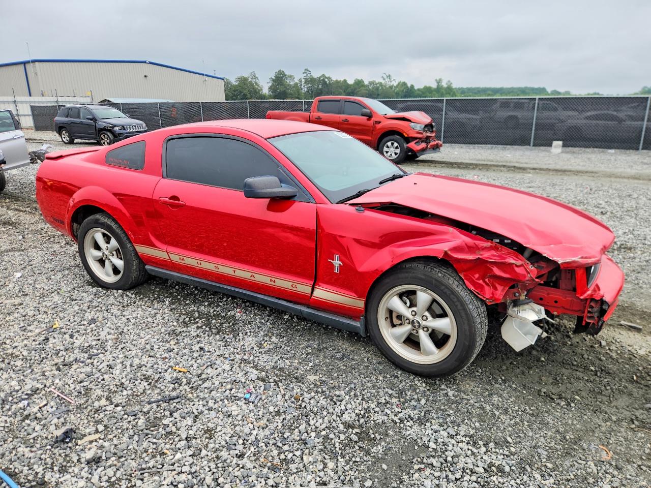 2008 Ford Mustang Red vin: 1ZVHT80N585148774