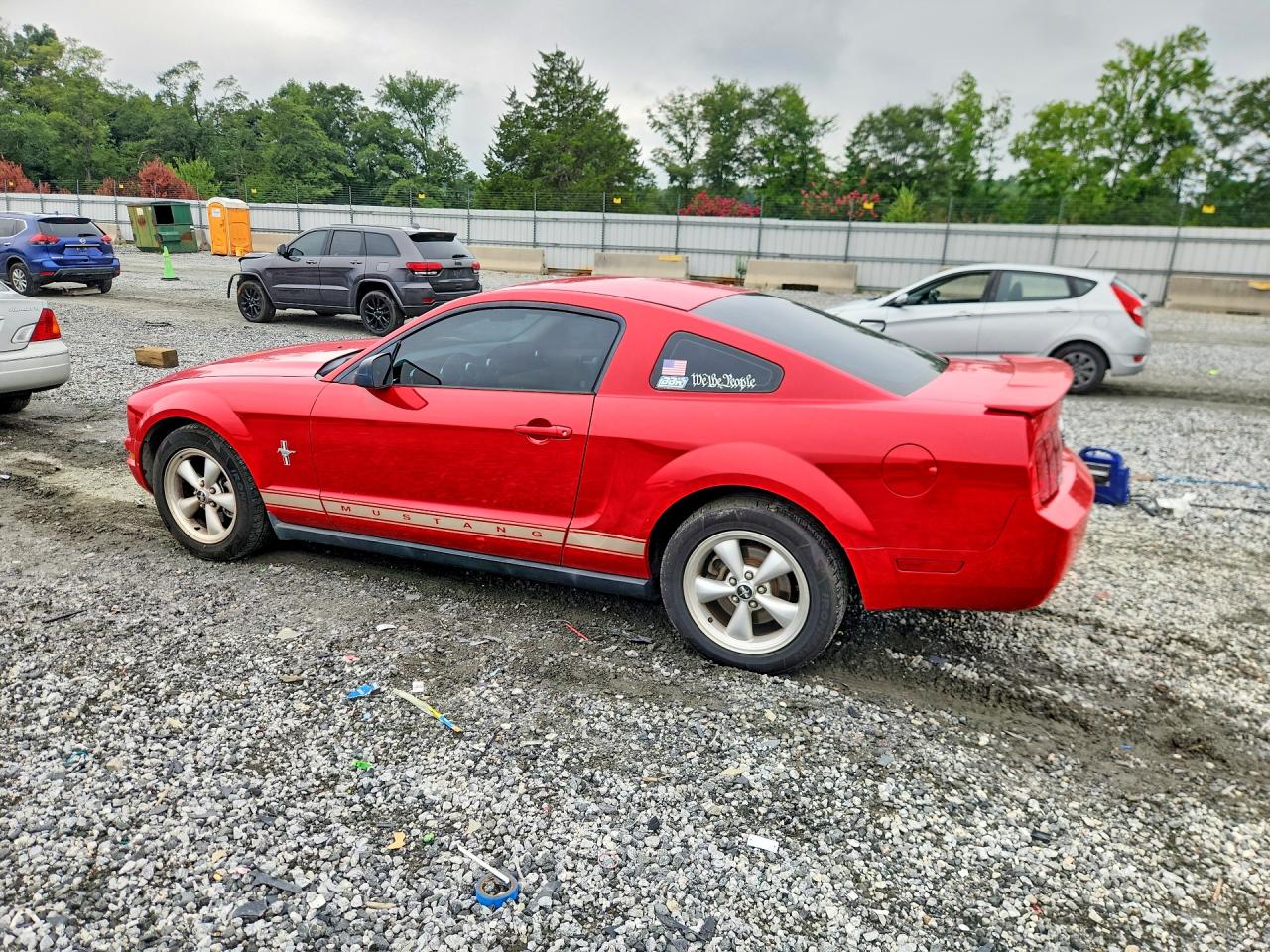 2008 Ford Mustang Red vin: 1ZVHT80N585148774