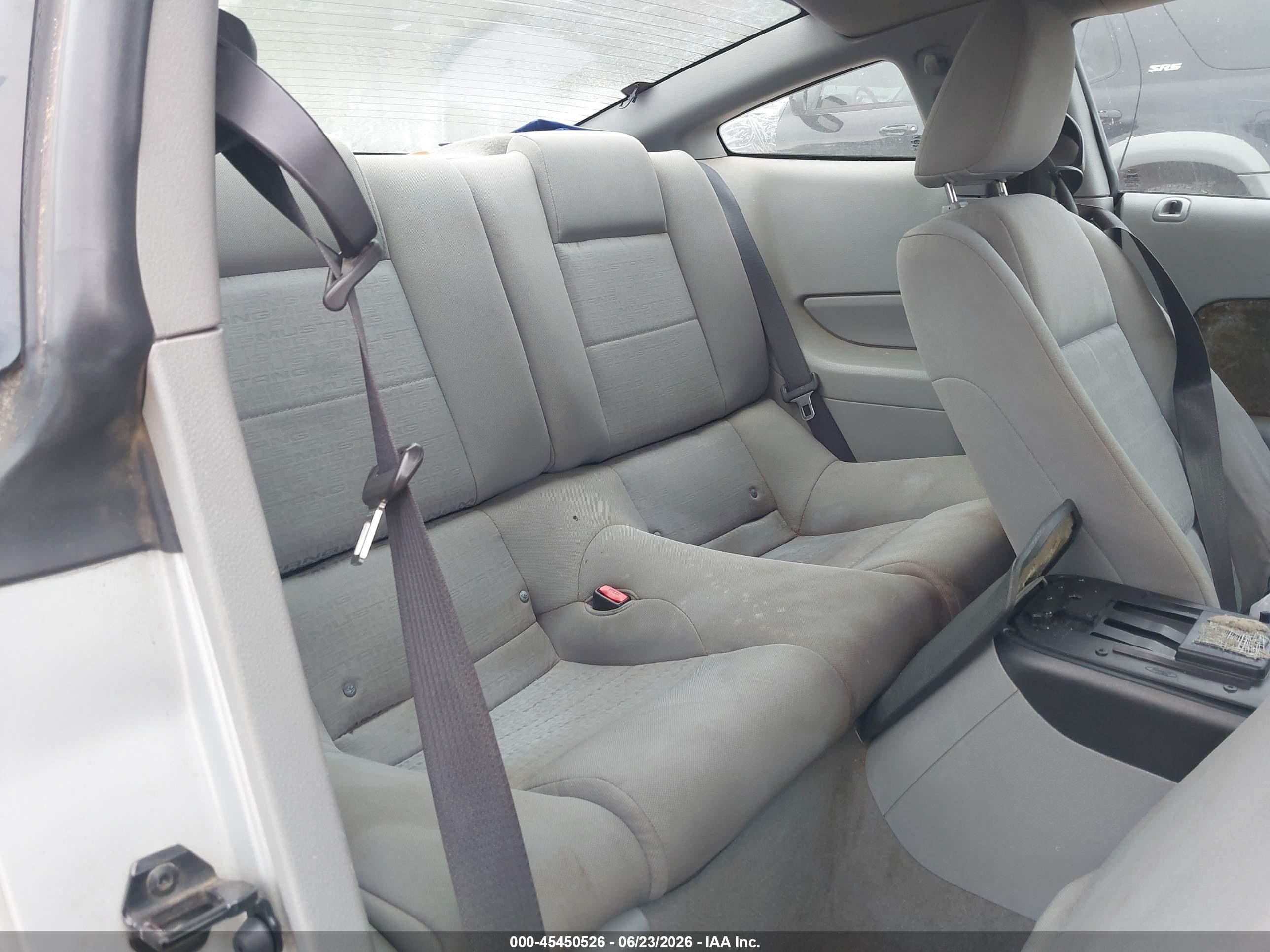 2008 Ford Mustang V6 Deluxe Silver vin: 1ZVHT80N585169527