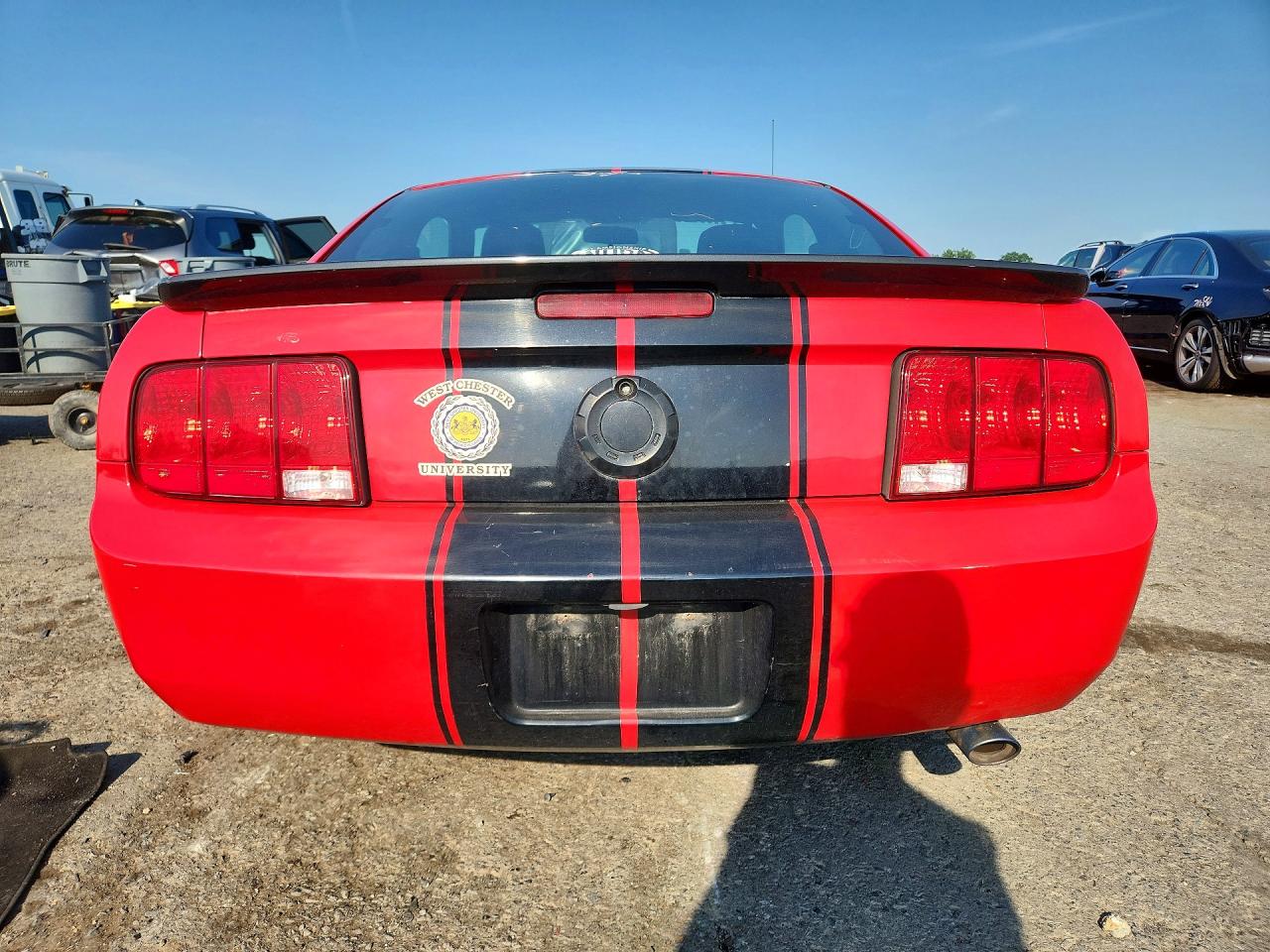 2009 Ford Mustang Red vin: 1ZVHT80N595141714