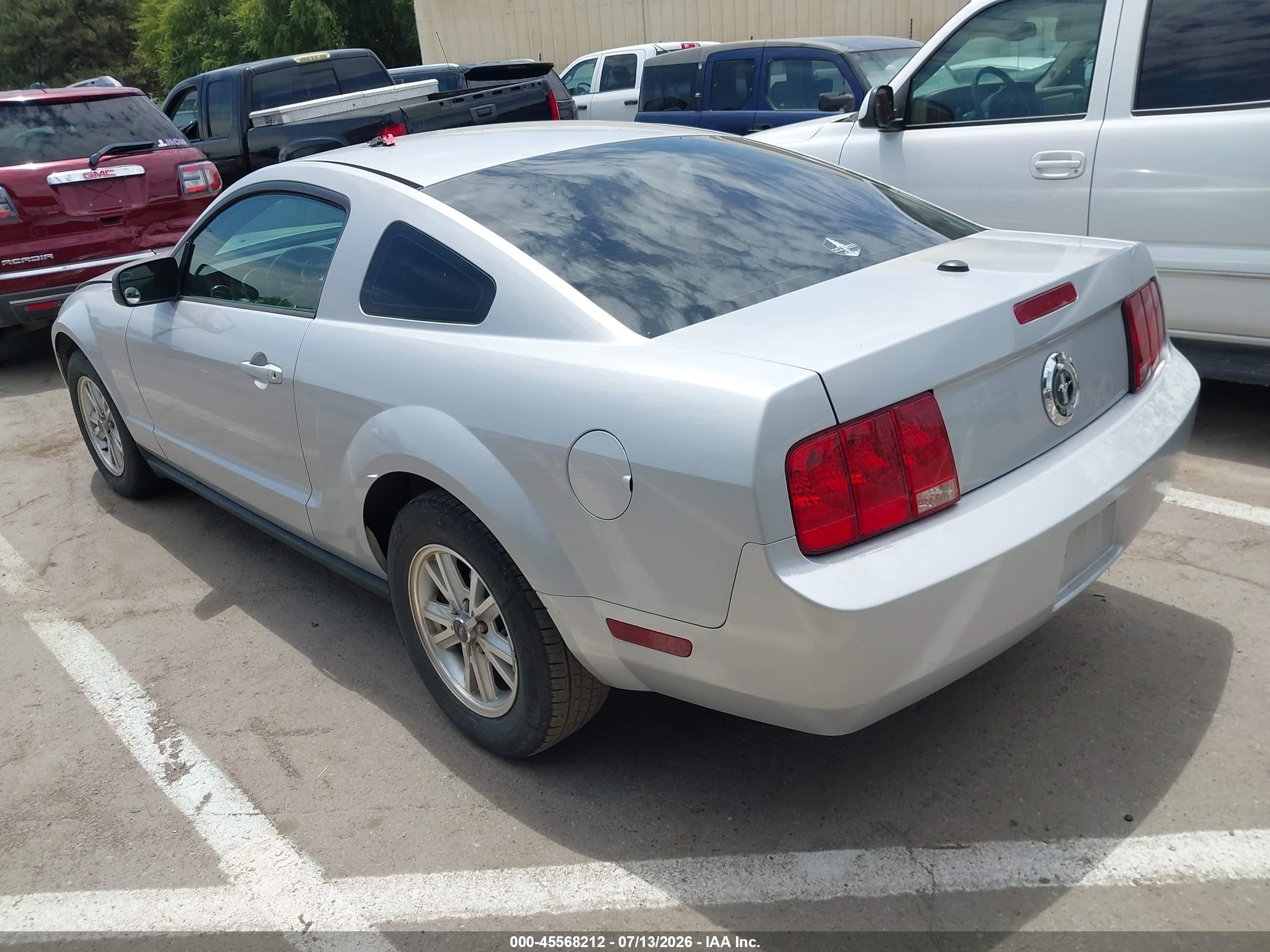 2008 Ford Mustang V6 Deluxe/v6 Premium Silver vin: 1ZVHT80N685103441