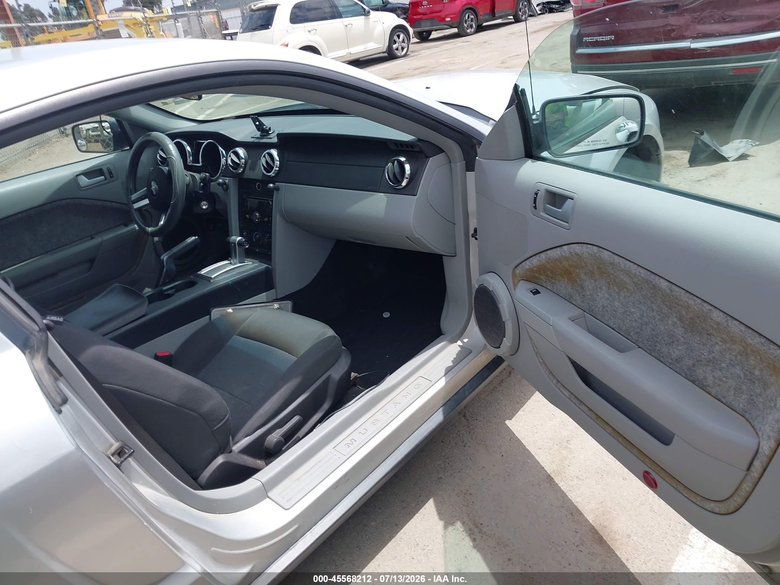 2008 Ford Mustang V6 Deluxe/v6 Premium Silver vin: 1ZVHT80N685103441
