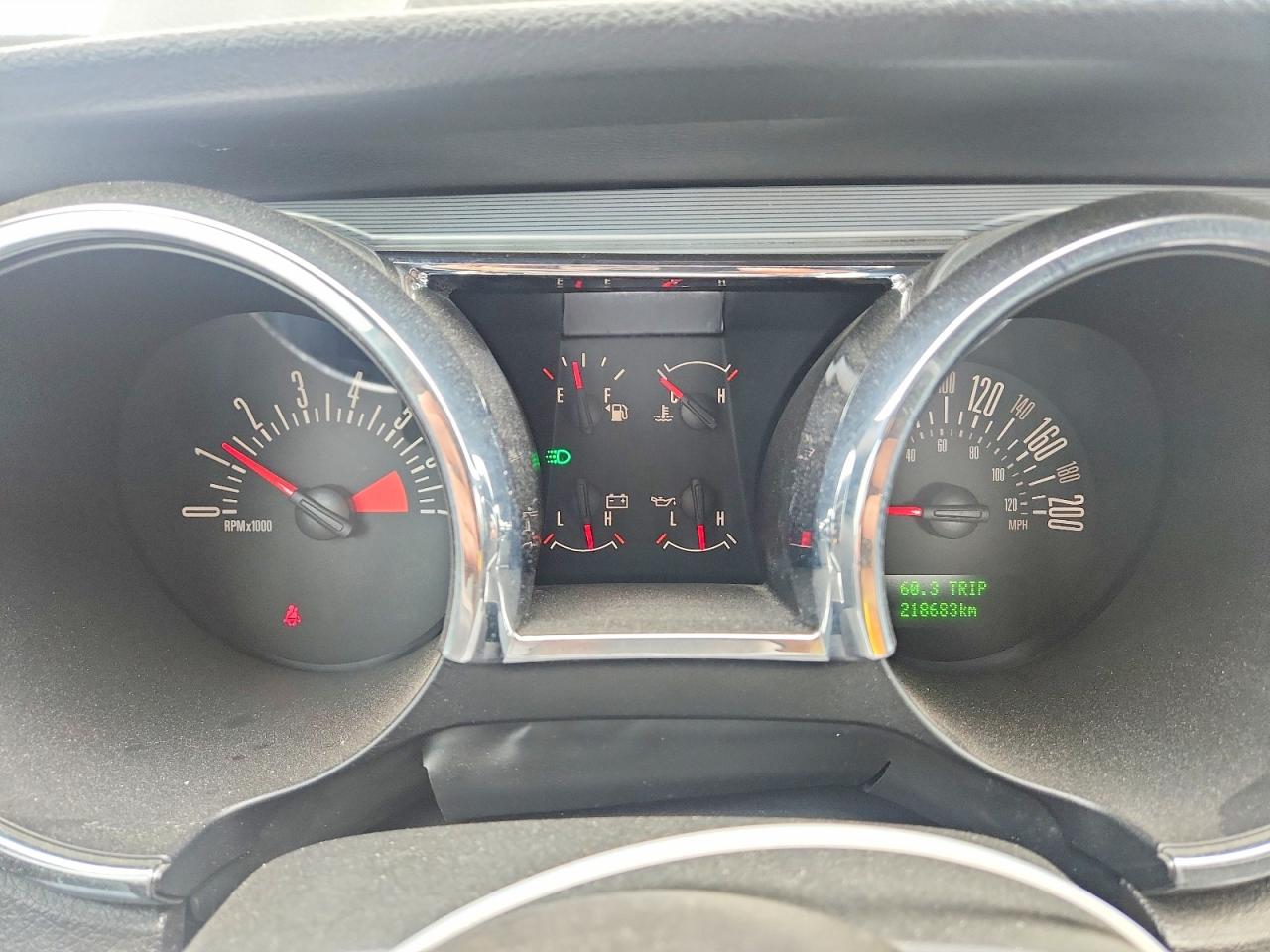 2008 Ford Mustang Красный vin: 1ZVHT80N685148010