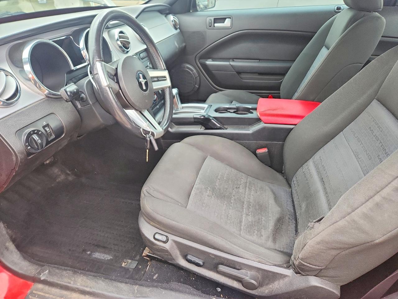 2008 Ford Mustang Красный vin: 1ZVHT80N685148010