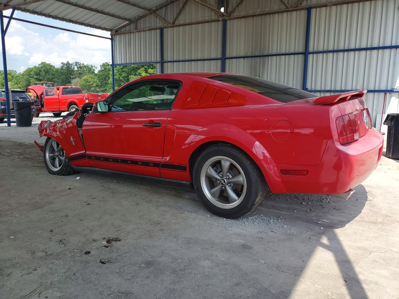 2006 Ford Mustang Red vin: 1ZVHT80N765139121