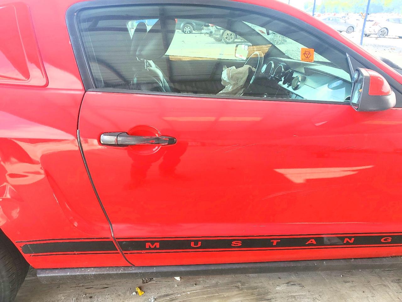 2006 Ford Mustang Red vin: 1ZVHT80N765139121