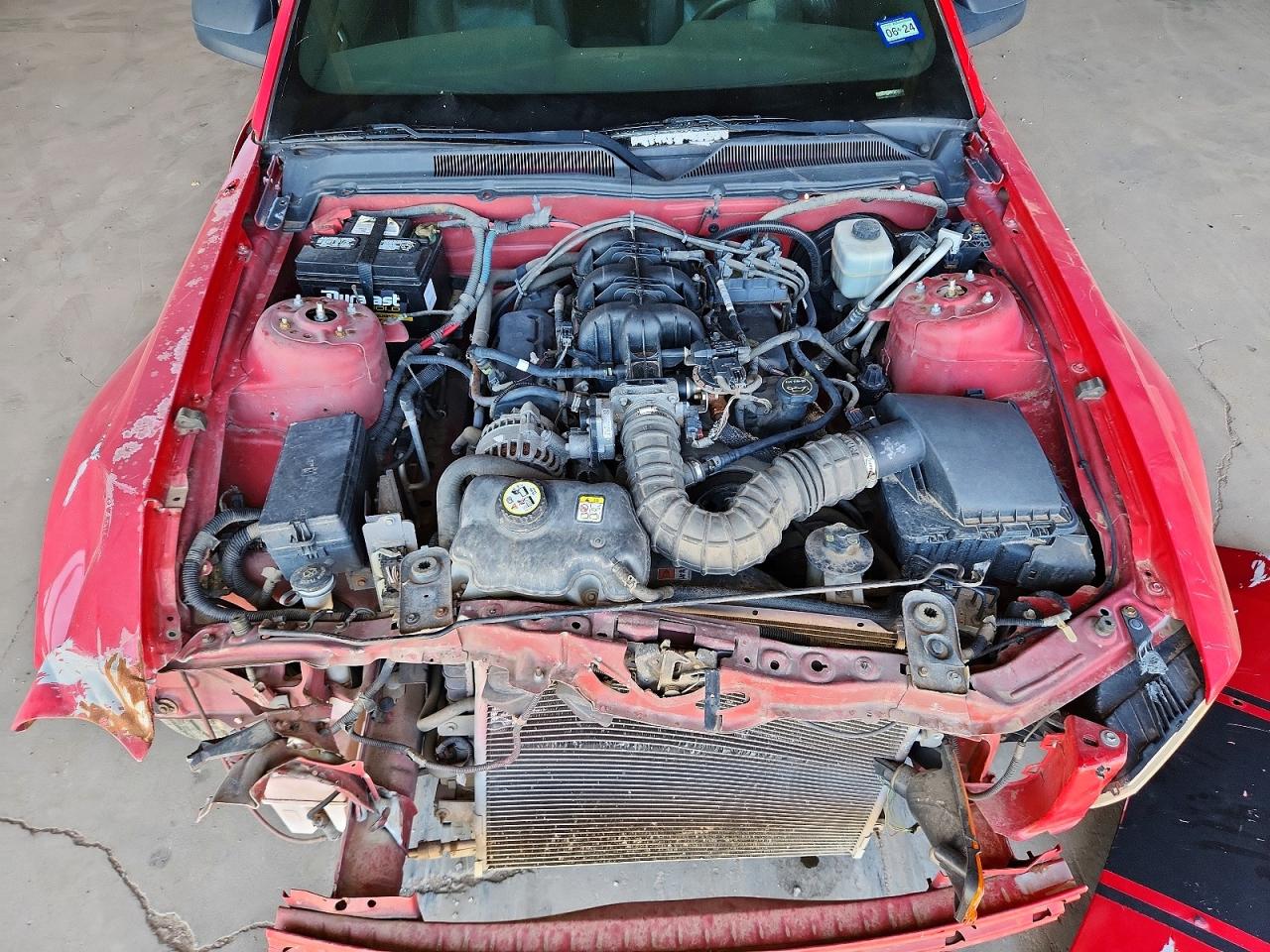 2007 Ford Mustang Red vin: 1ZVHT80N775224316