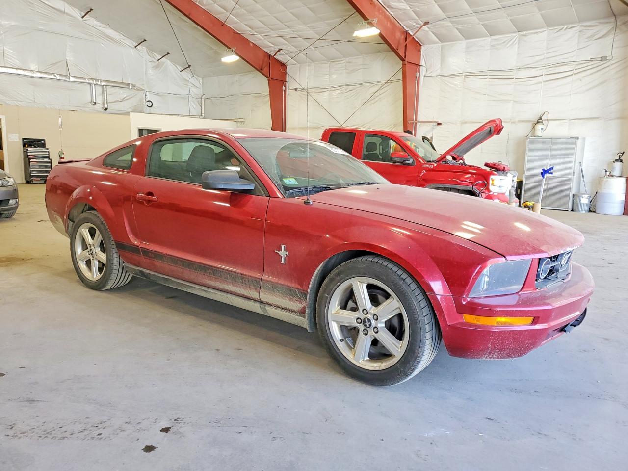 2008 Ford Mustang Red vin: 1ZVHT80N785132754