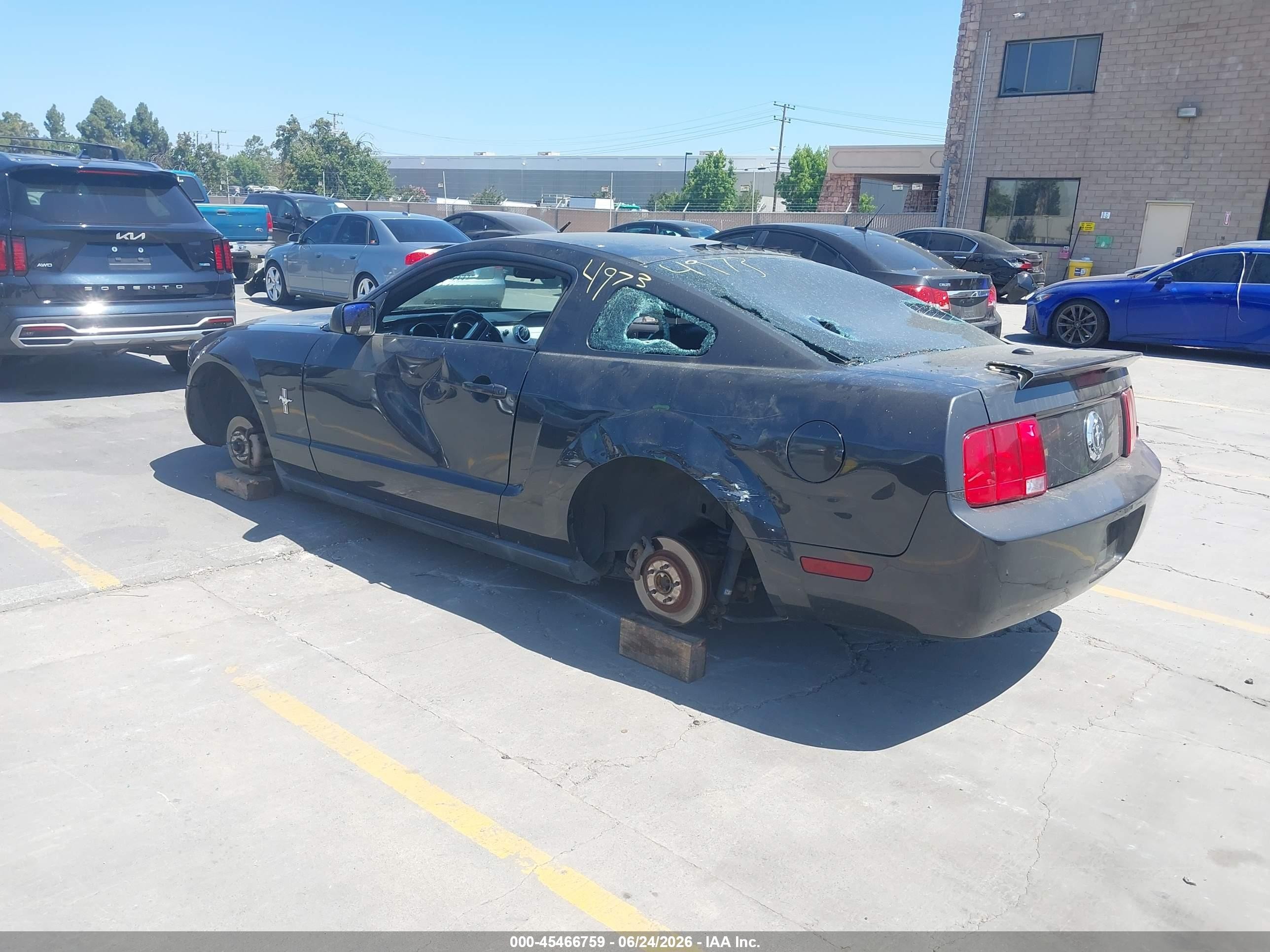 2008 Ford Mustang V6 Premium Black vin: 1ZVHT80N785134973