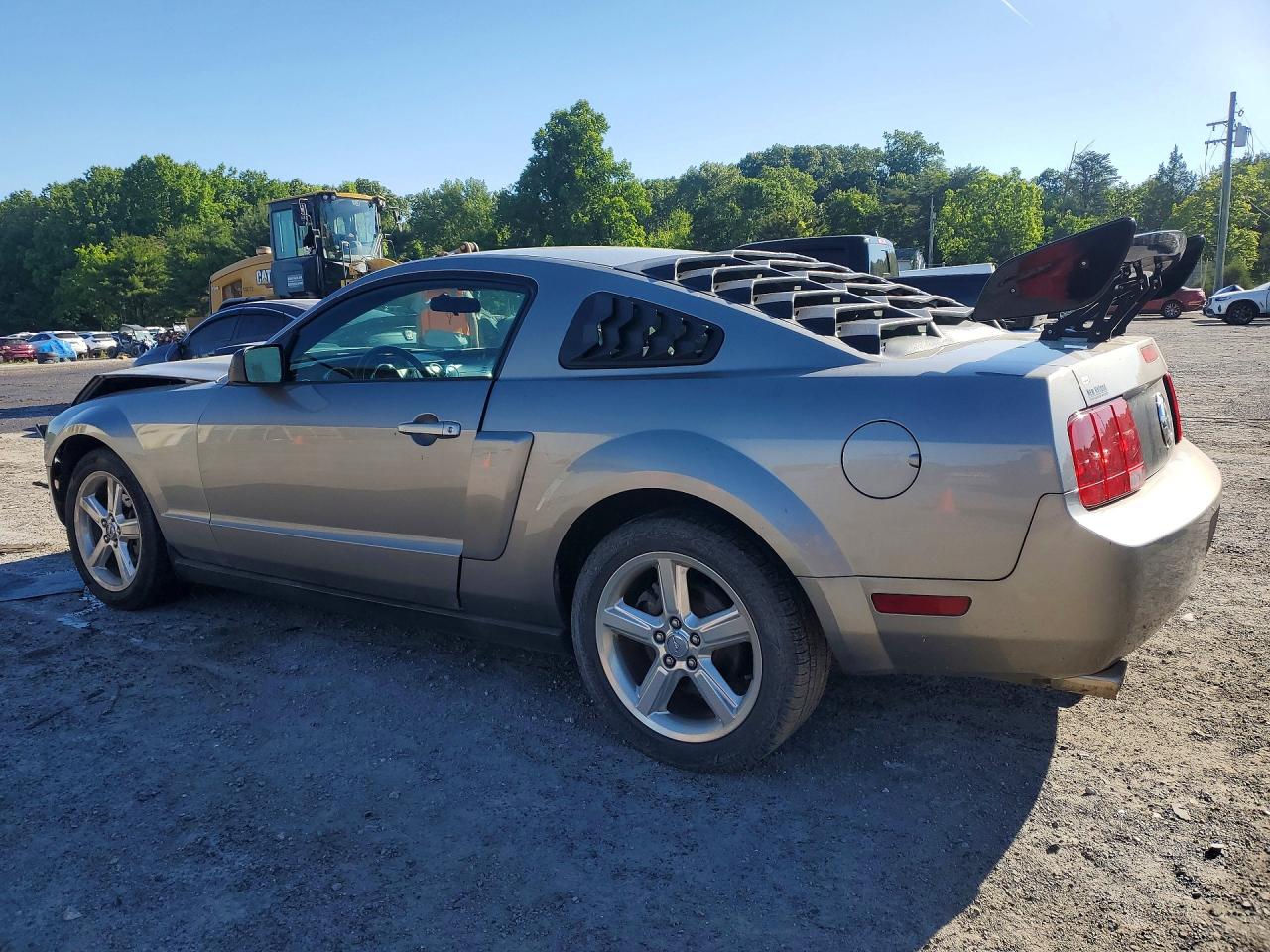 2008 Ford Mustang Silver vin: 1ZVHT80N785187639