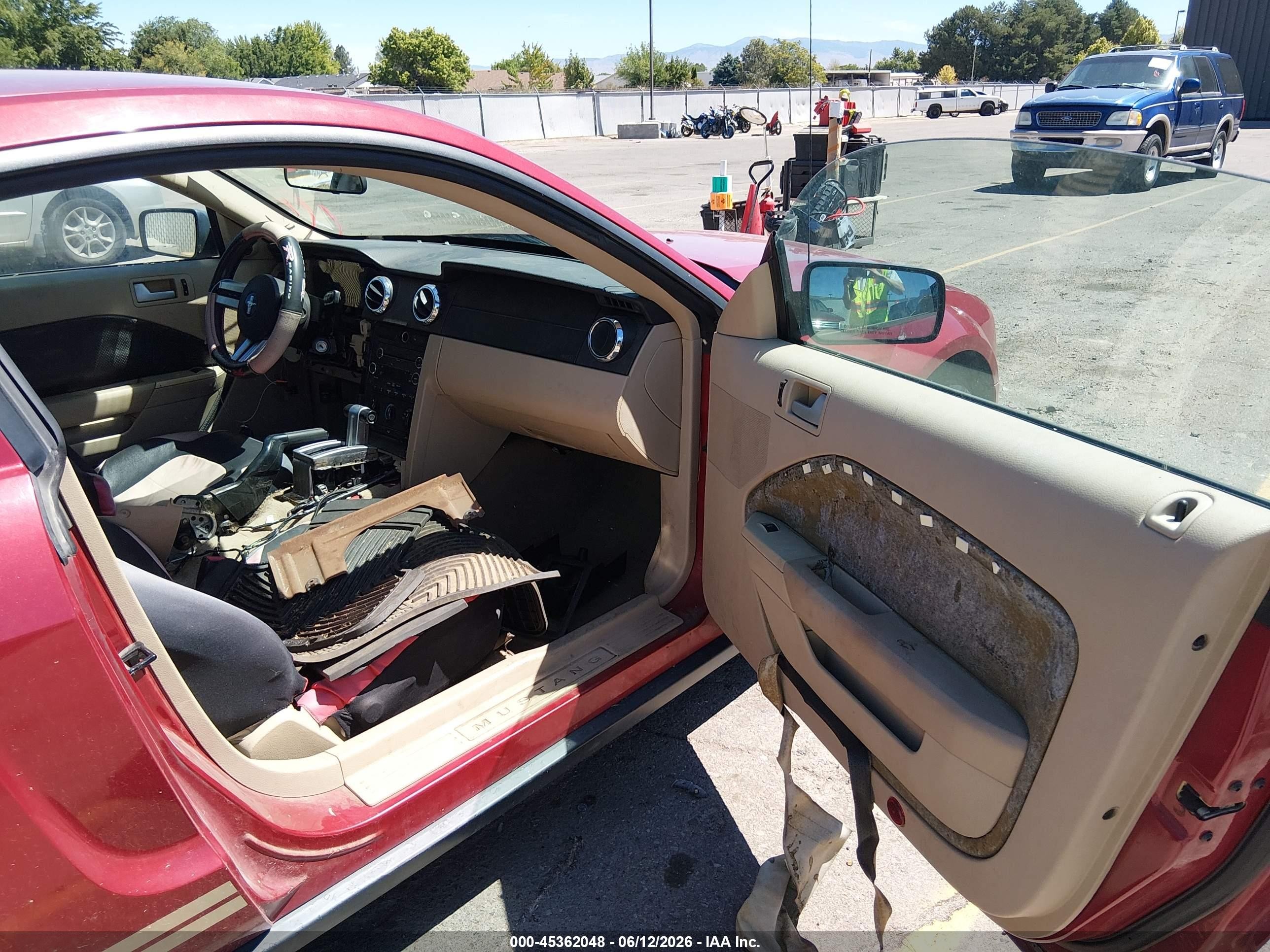 2009 Ford Mustang V6/v6 Premium Red vin: 1ZVHT80N795101036