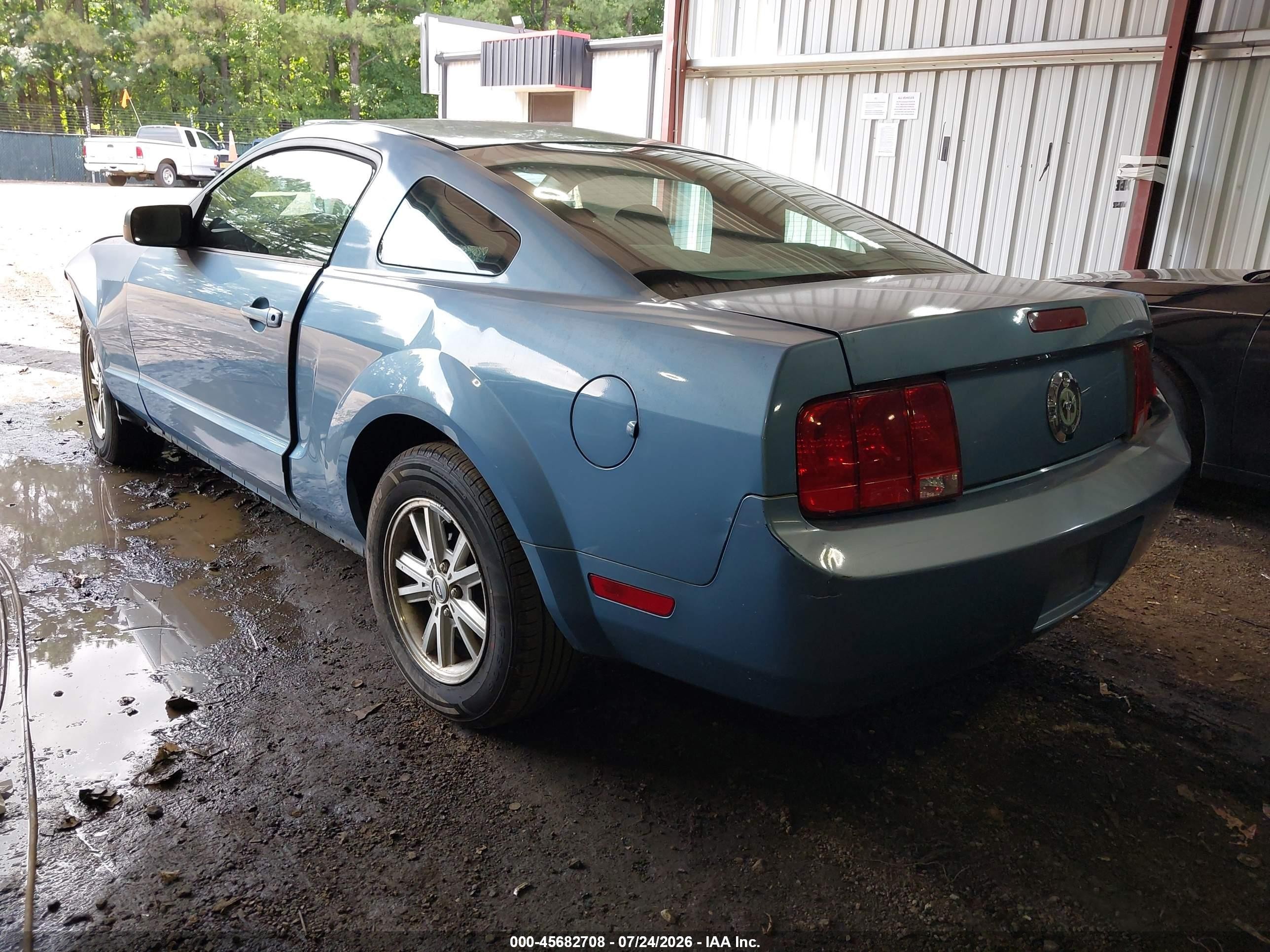 2006 Ford Mustang V6 Light Blue vin: 1ZVHT80N865260465