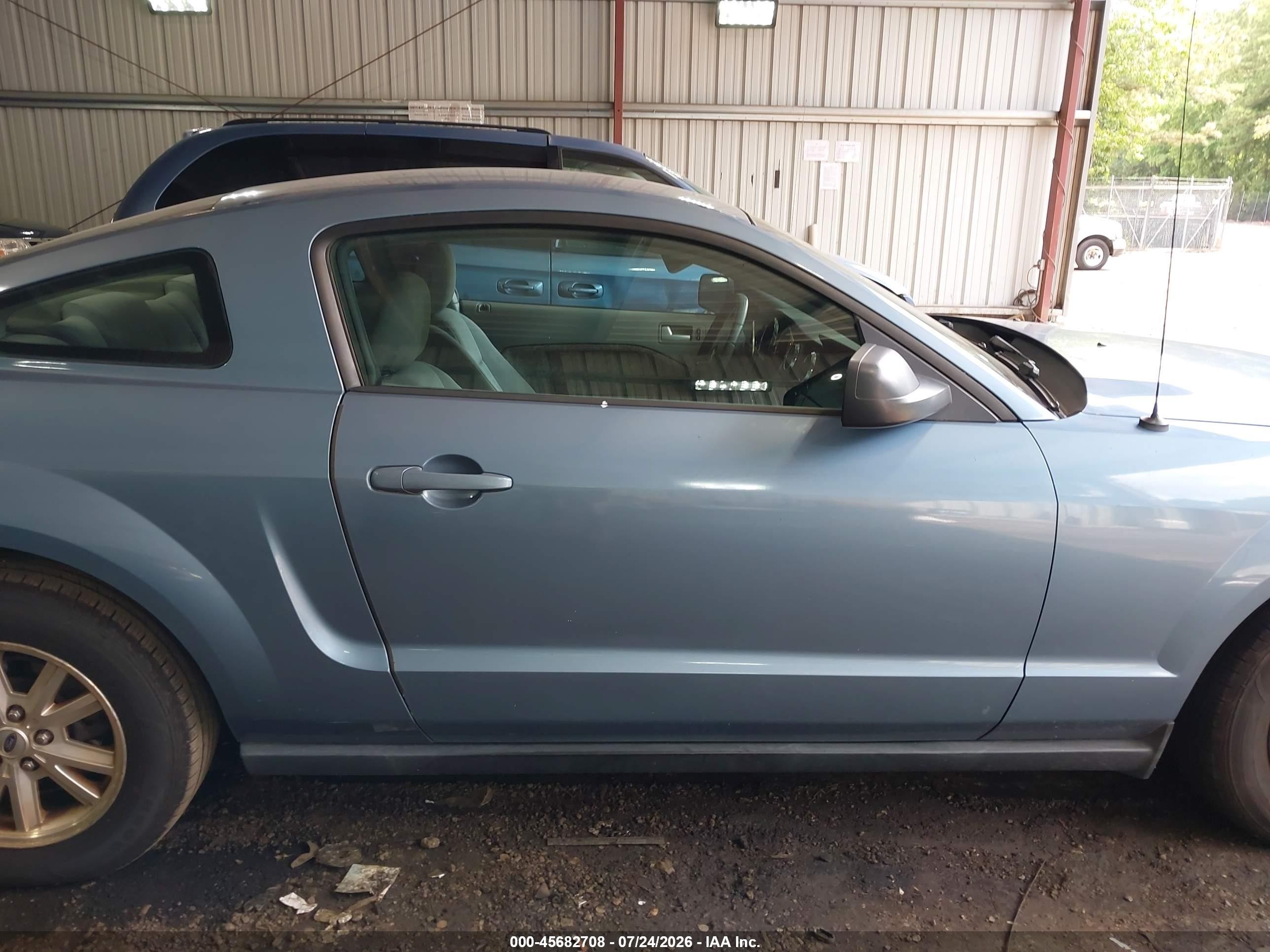 2006 Ford Mustang V6 Light Blue vin: 1ZVHT80N865260465